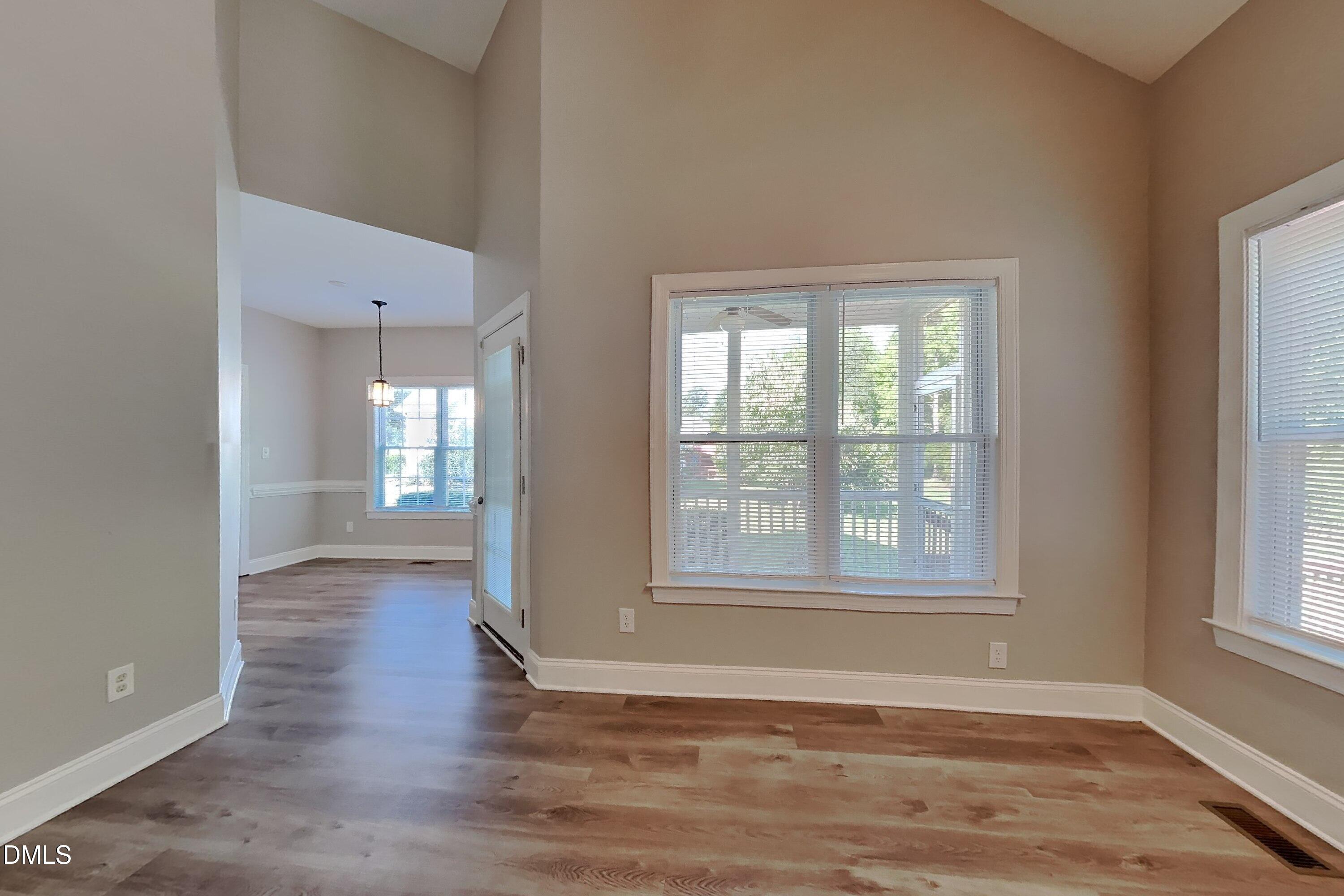 117 Cambridge Drive Property Photo 2