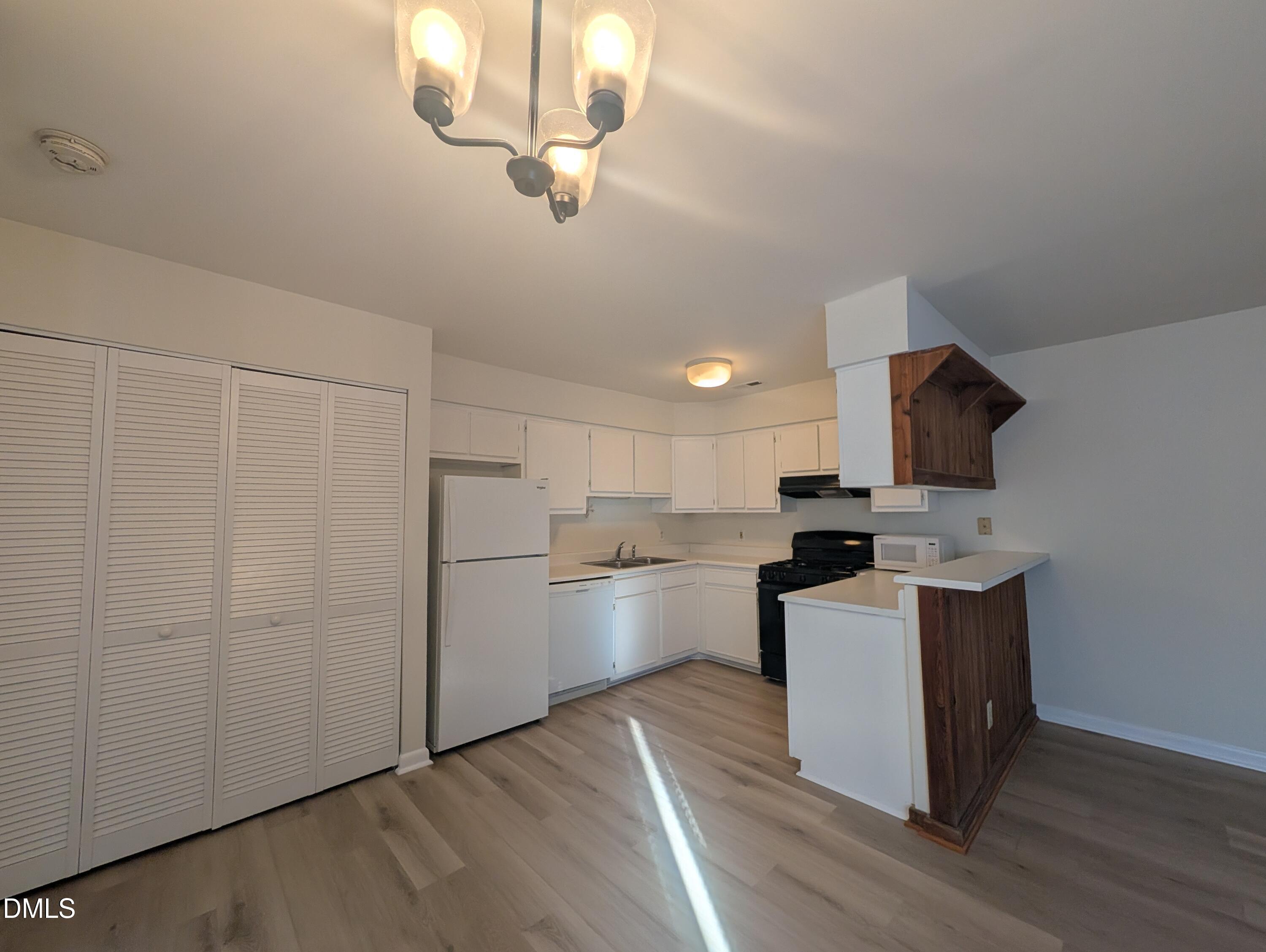 386 Summerwalk Circle Property Photo 4