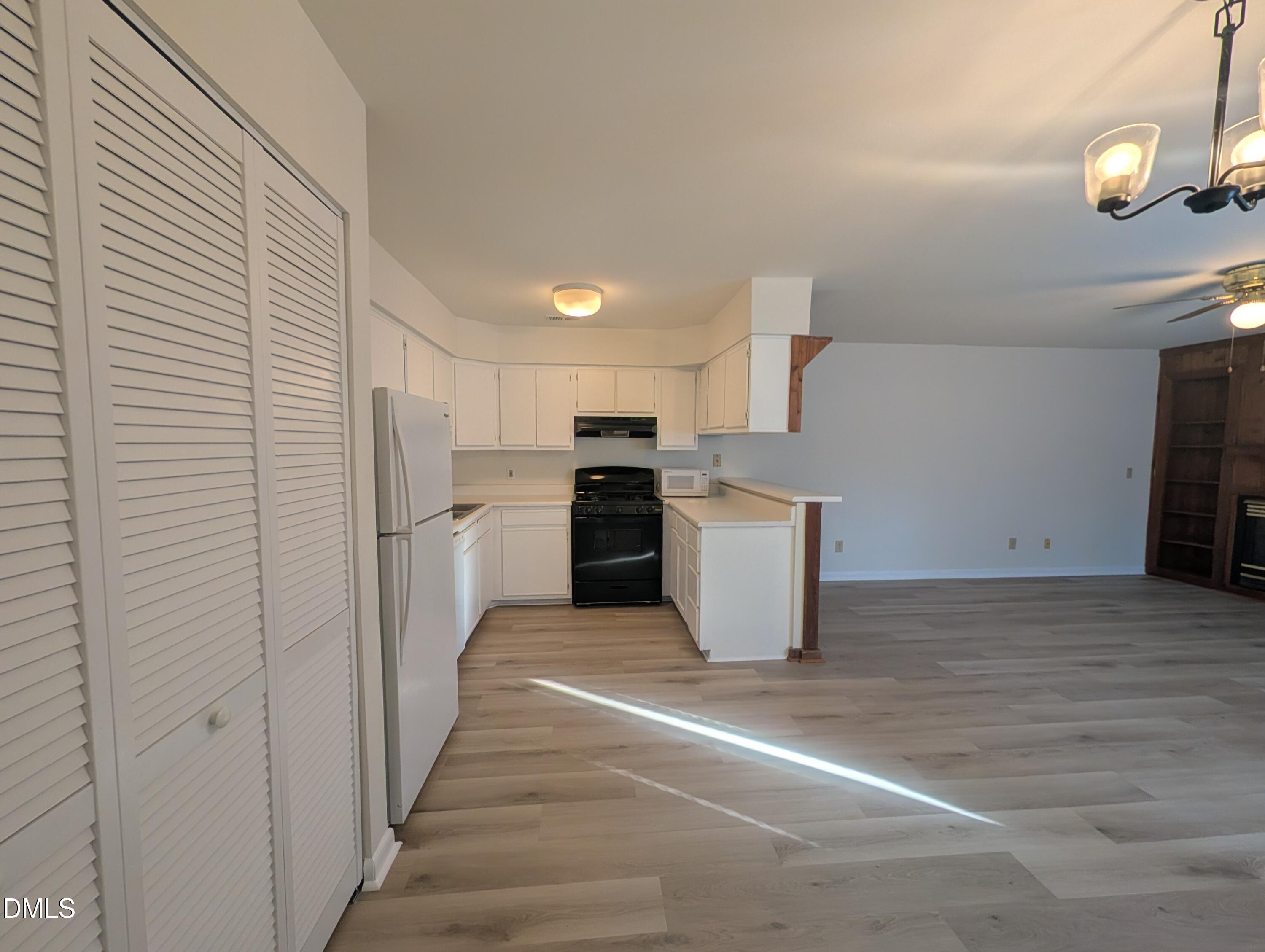 386 Summerwalk Circle Property Photo 5