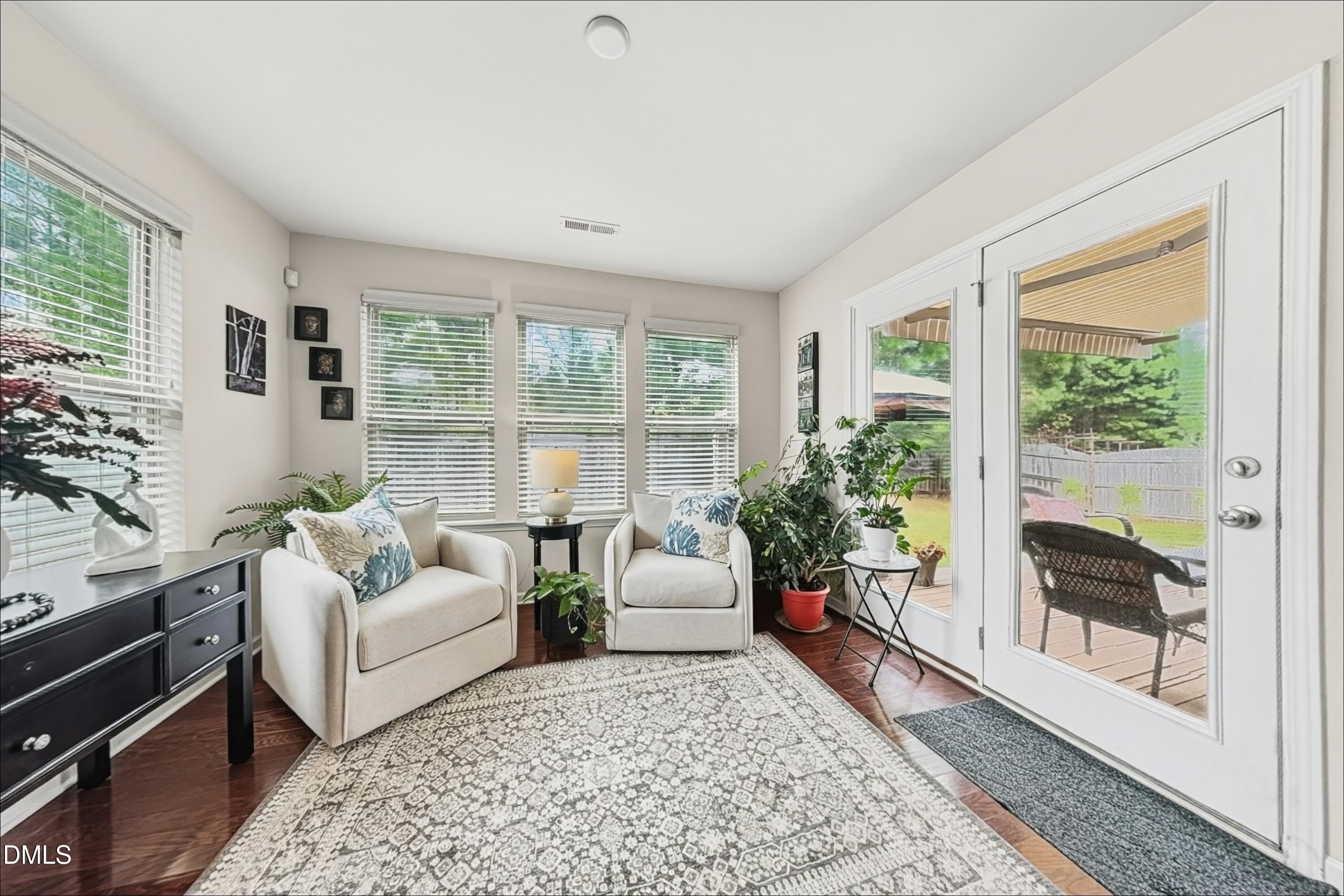 828 Poplar Street Property Photo 1