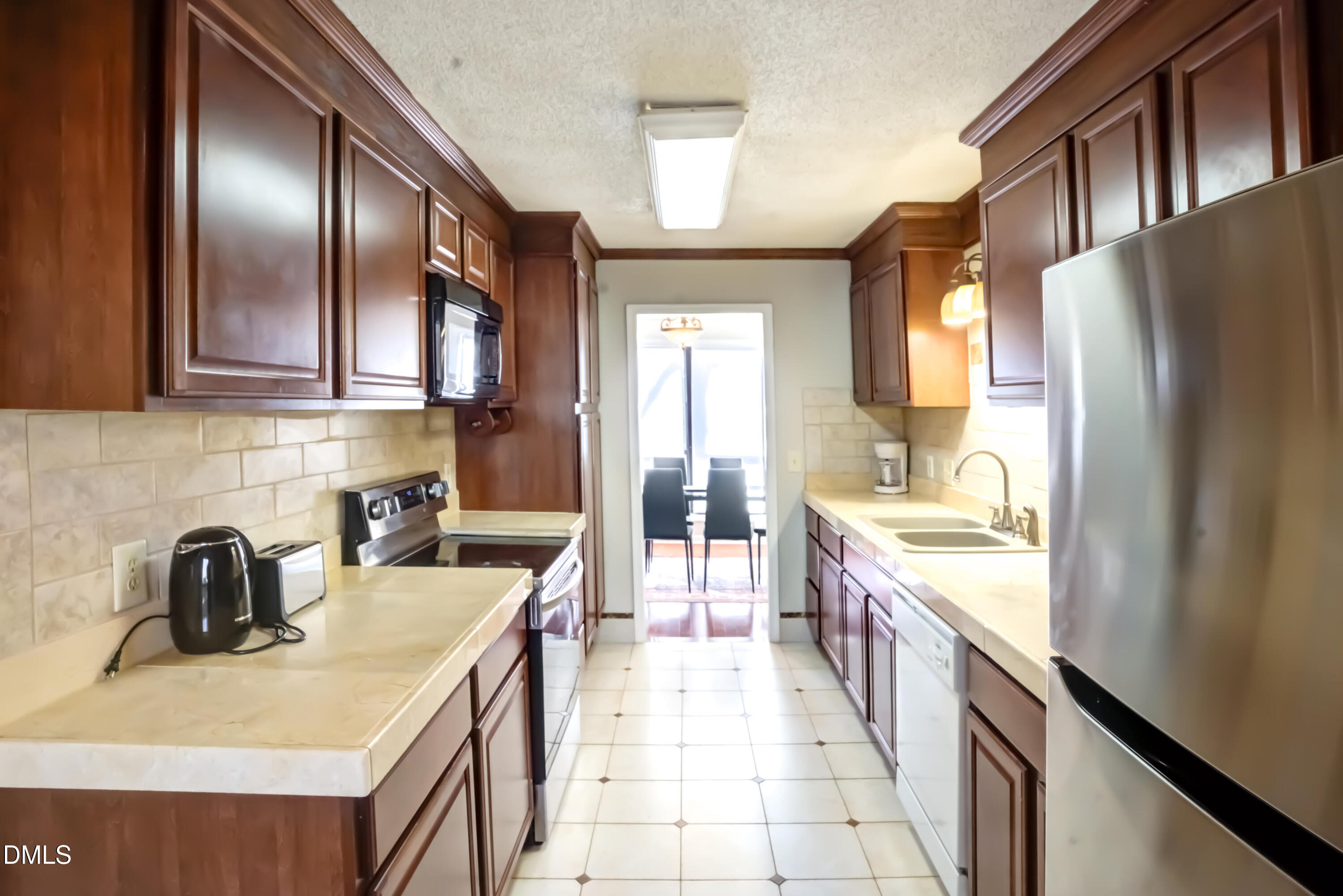 618 Applecross Drive Property Photo 3
