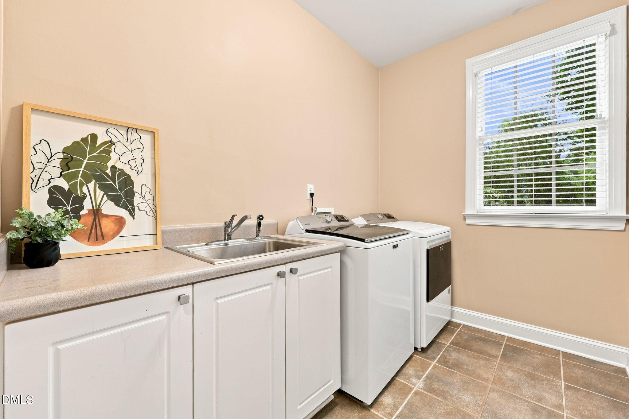 1212 Tacketts Pond Drive Property Photo 32