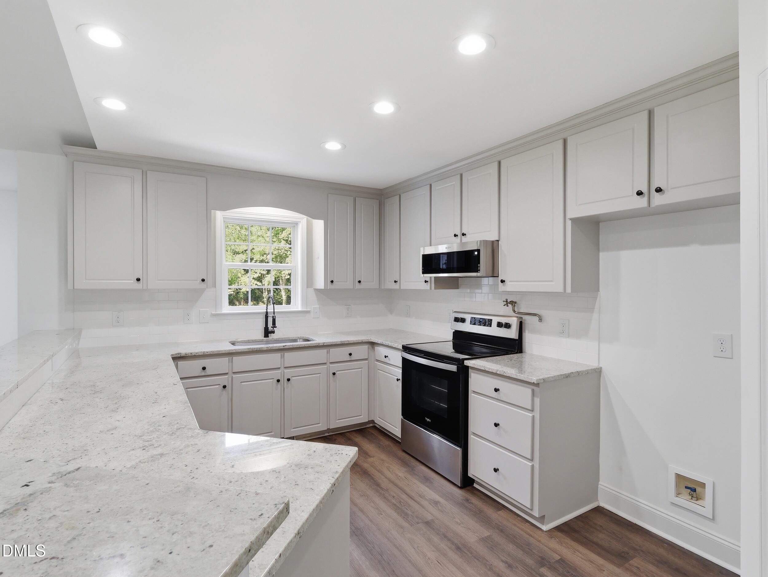 665 Lewis Road Property Photo 11