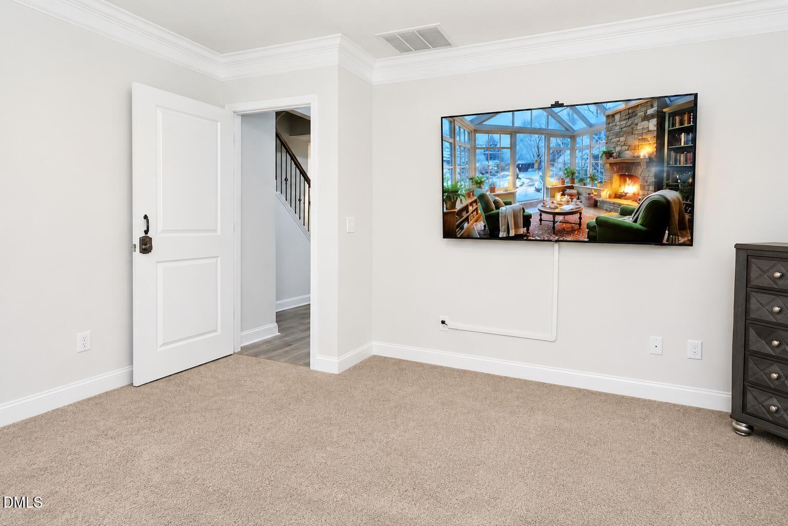 182 Hillmont Drive Property Photo 9