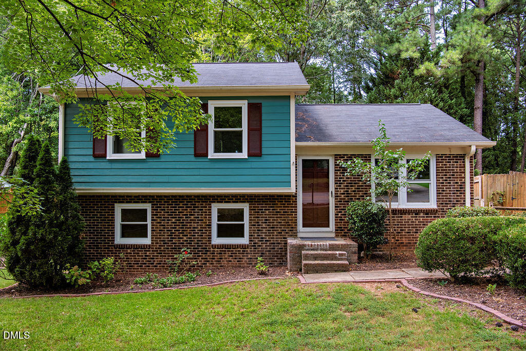 7713 Longstreet Drive Property Photo 1