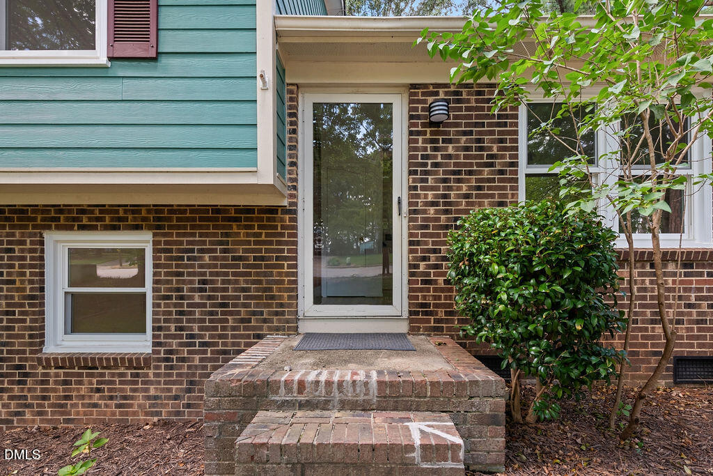 7713 Longstreet Drive Property Photo 4
