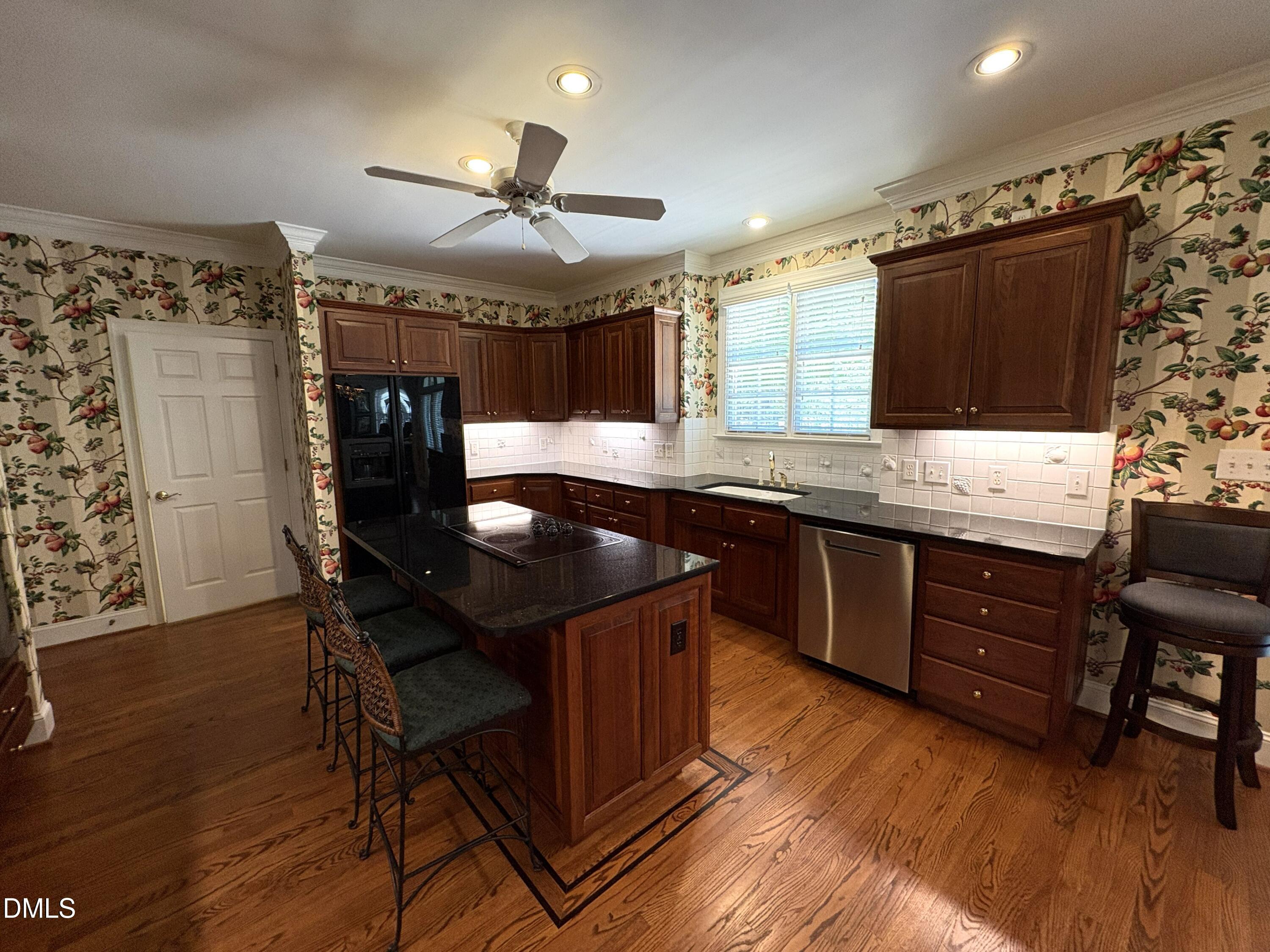 306 Lakeside Circle Property Photo 6