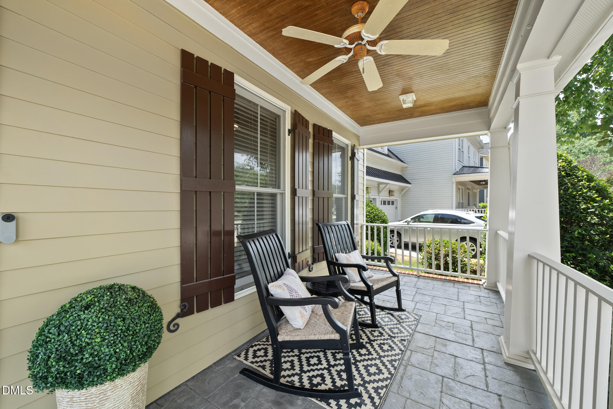 5609 Cary Glen Boulevard Property Photo 4
