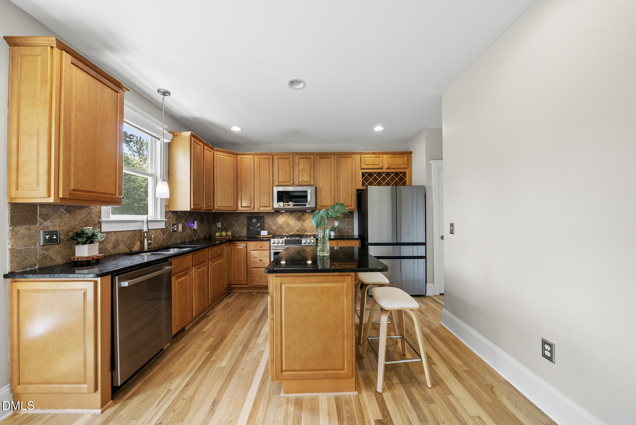 5609 Cary Glen Boulevard Property Photo 7