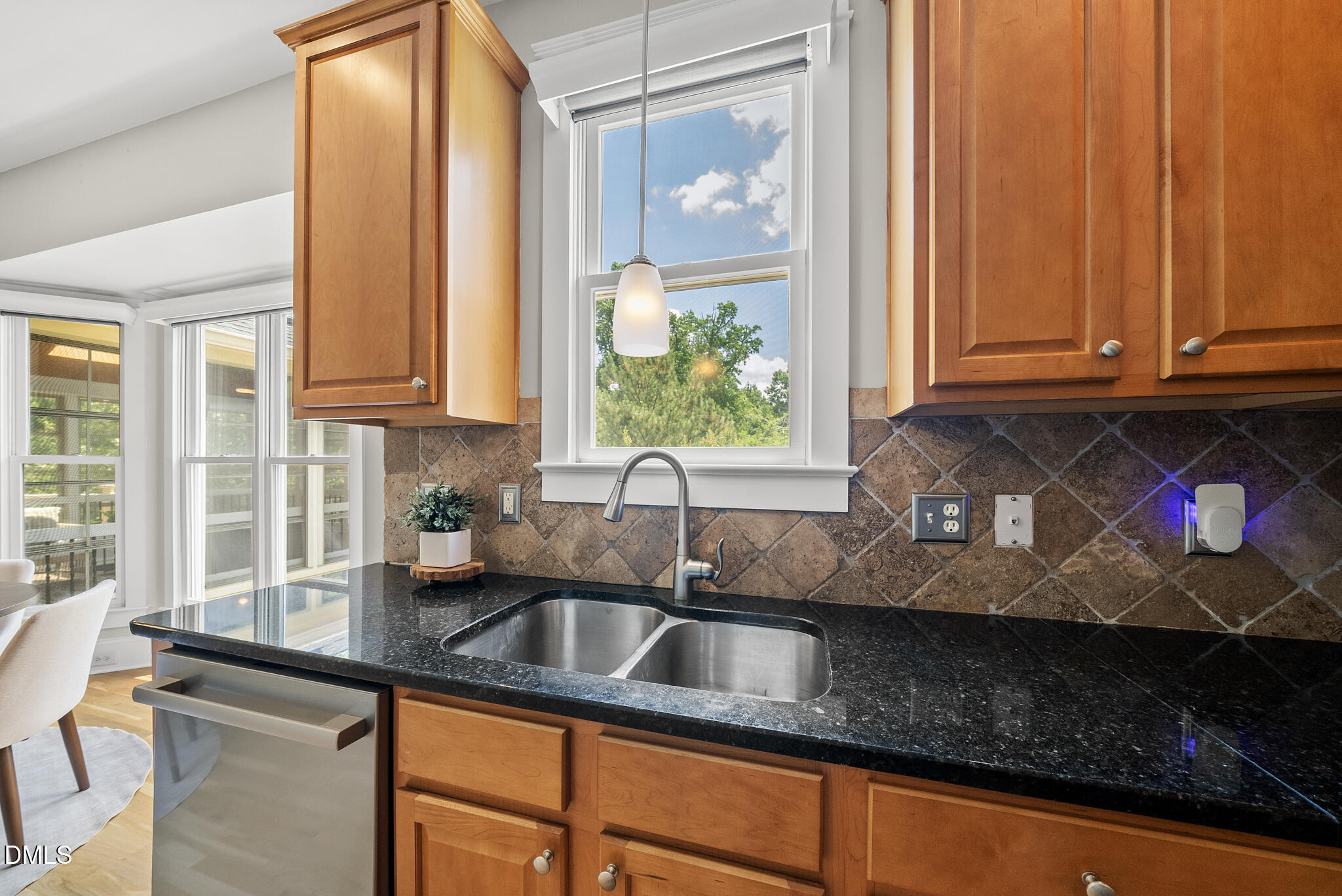 5609 Cary Glen Boulevard Property Photo 8