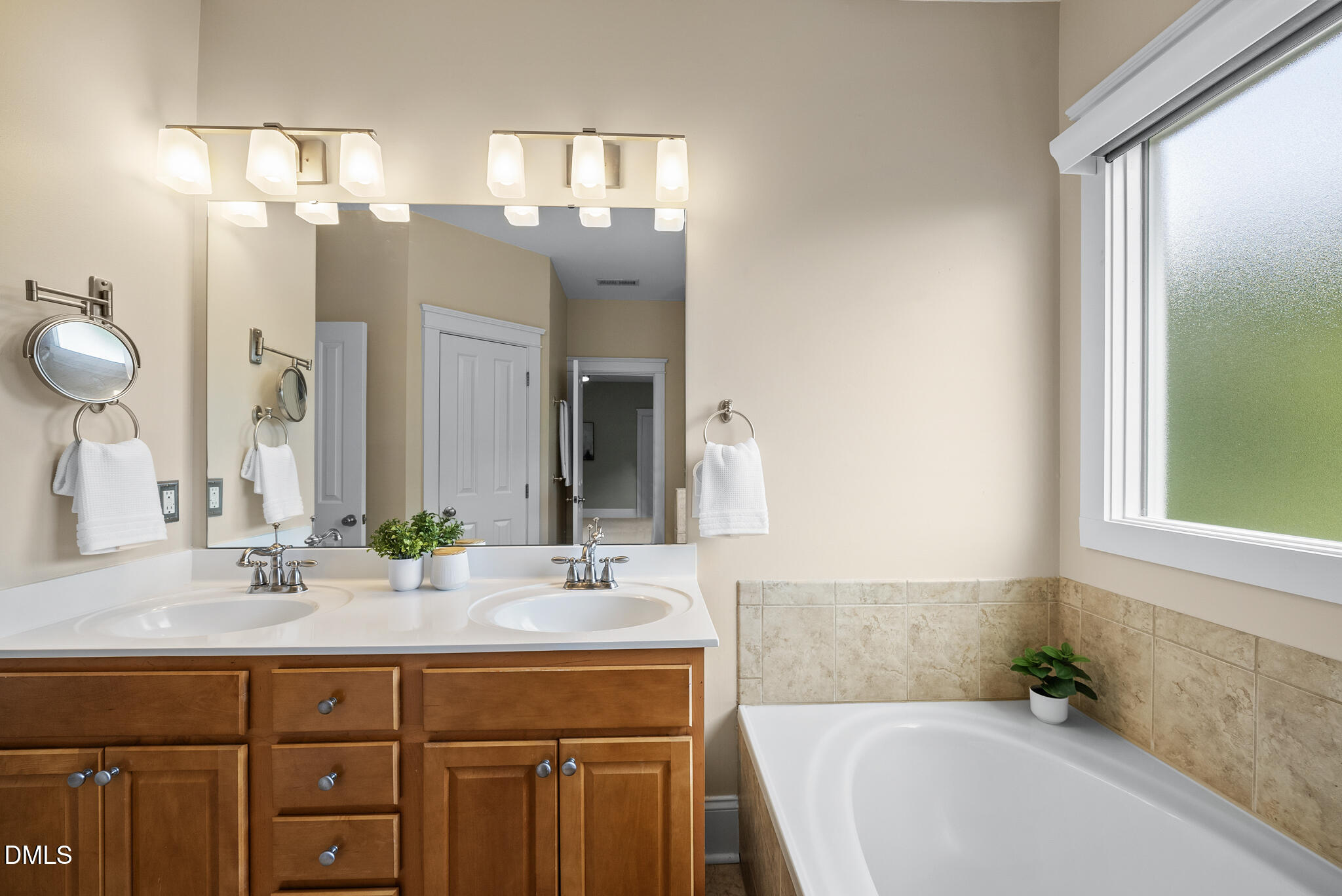 5609 Cary Glen Boulevard Property Photo 29