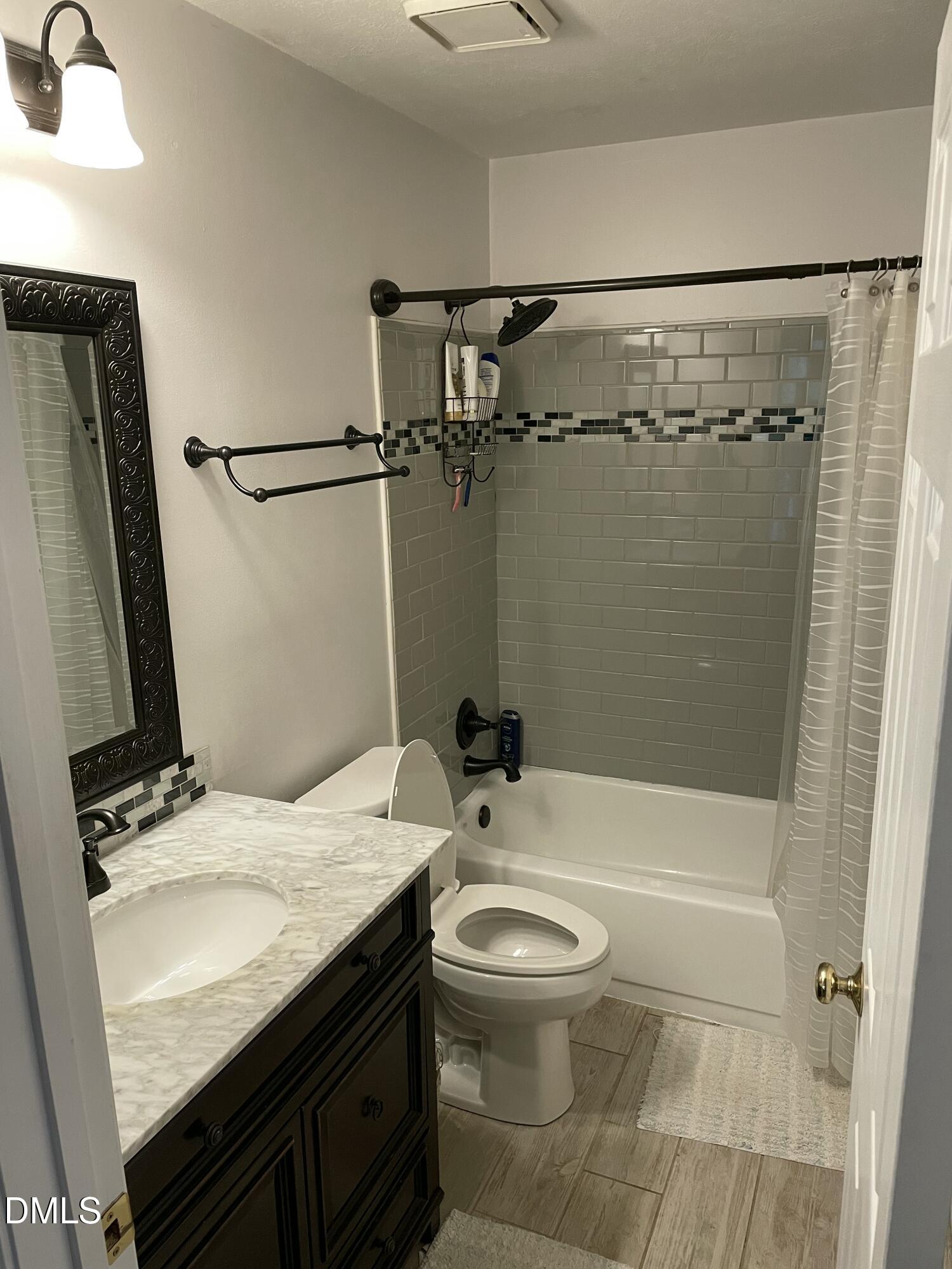 1011 Nicholwood Drive 207 Property Photo 9