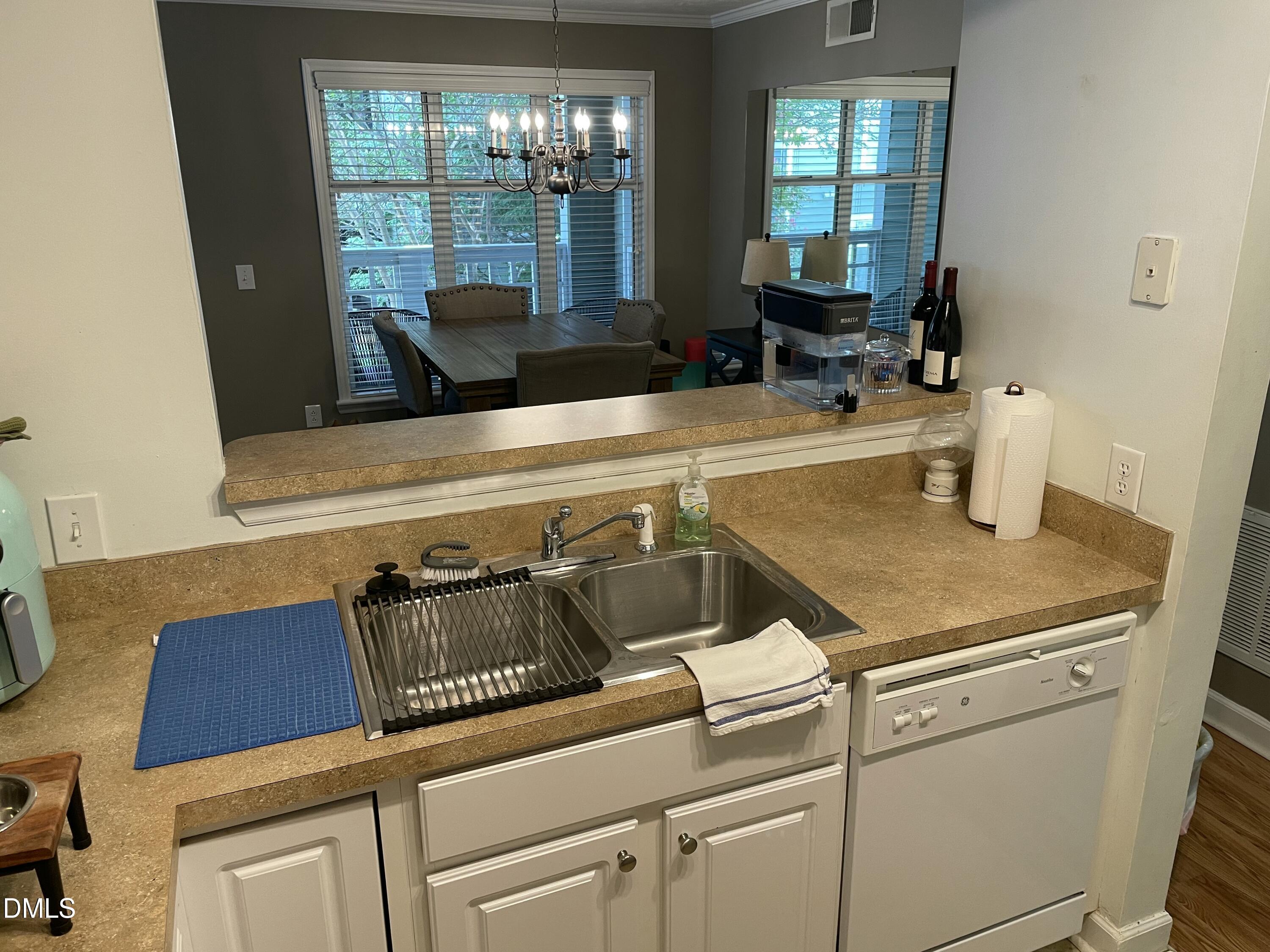 1011 Nicholwood Drive 207 Property Photo 10