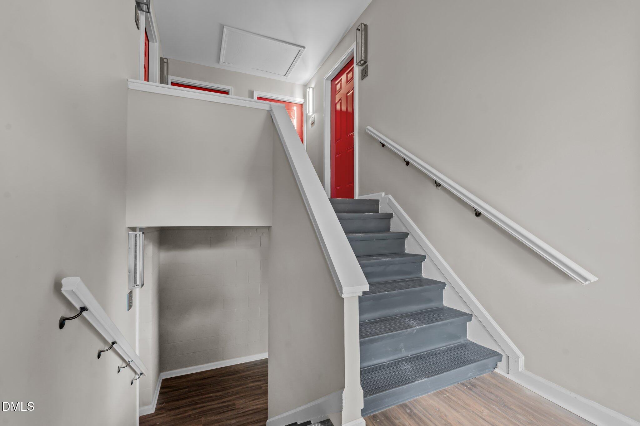 1302 King Street D Property Photo 4