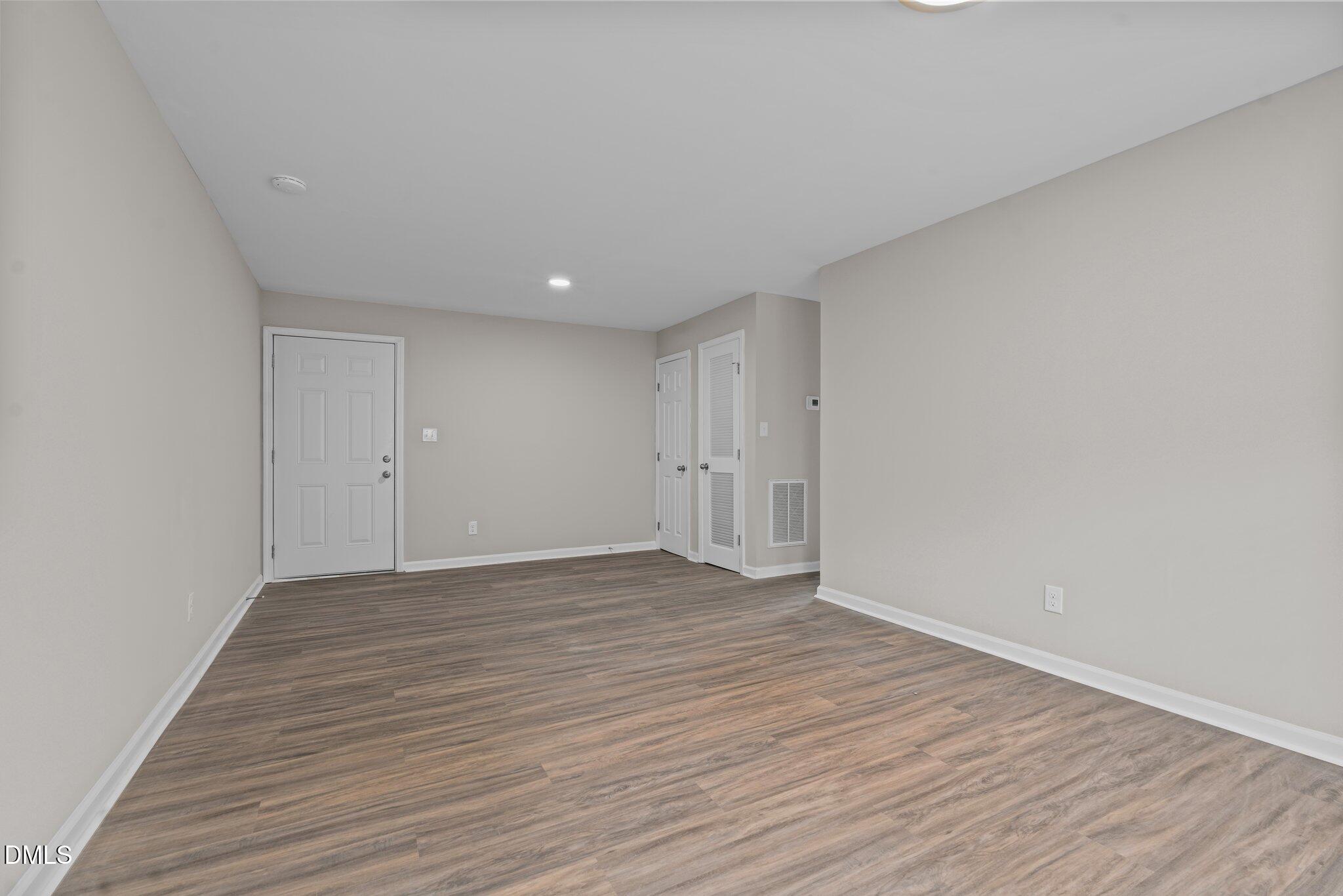 1302 King Street D Property Photo 10