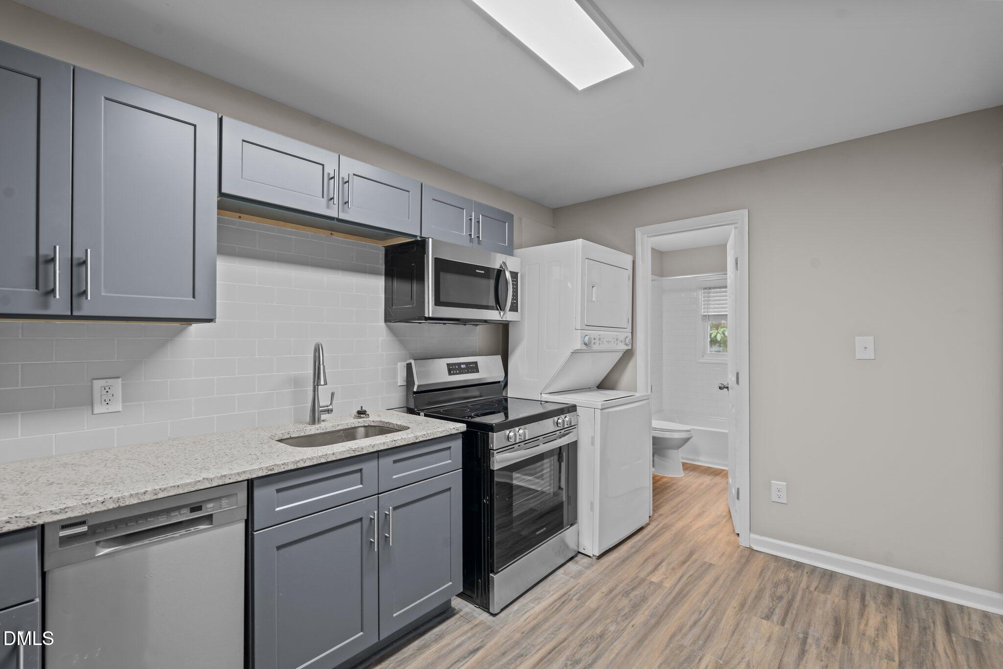 1302 King Street D Property Photo 12
