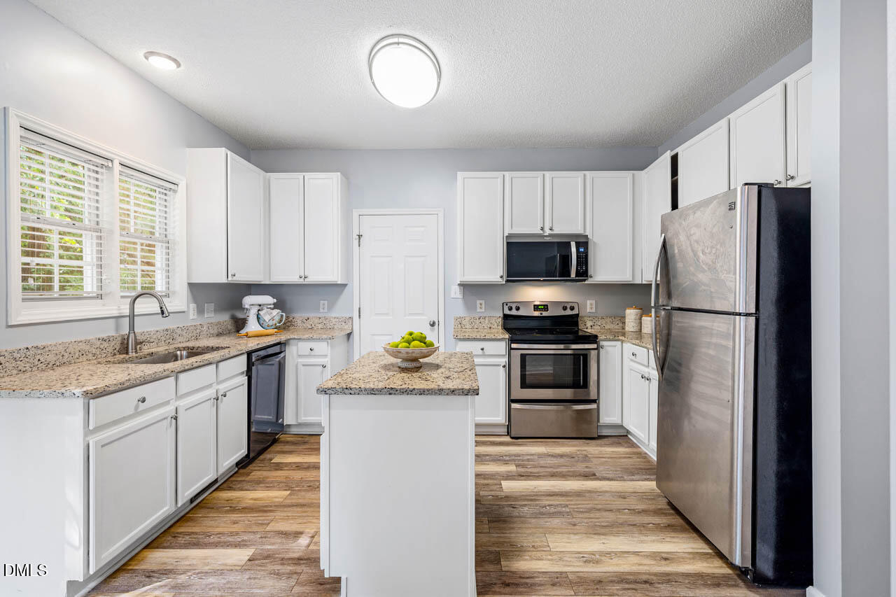 1403 Big Leaf Loop Property Photo 8