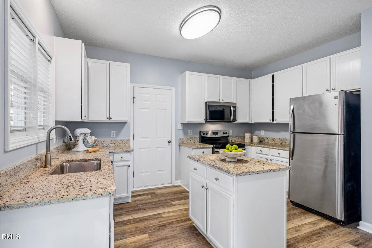 1403 Big Leaf Loop Property Photo 9