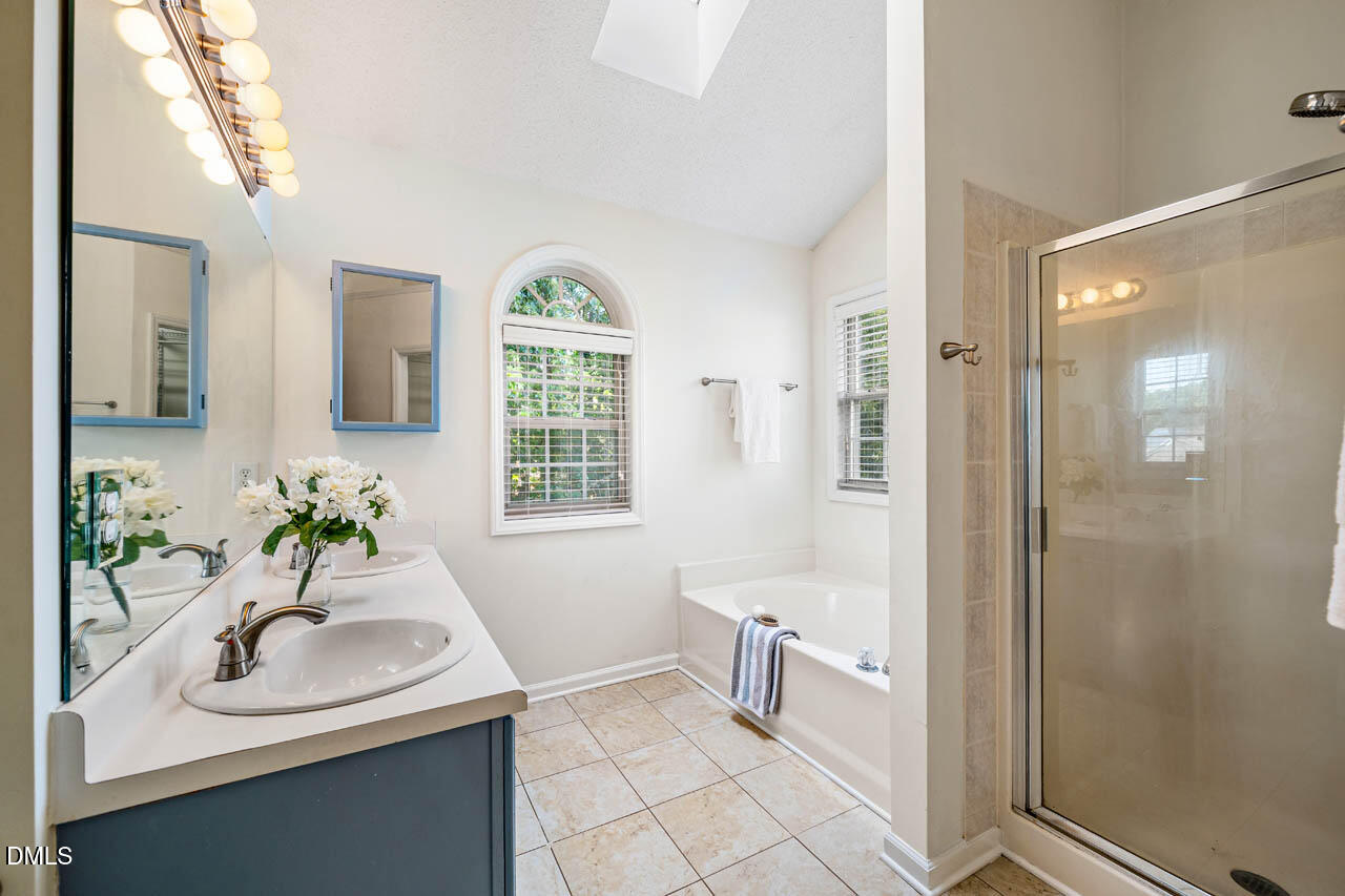 1403 Big Leaf Loop Property Photo 16