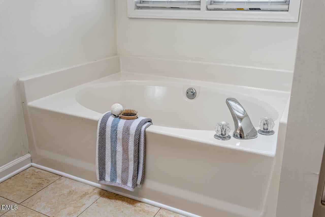 1403 Big Leaf Loop Property Photo 18