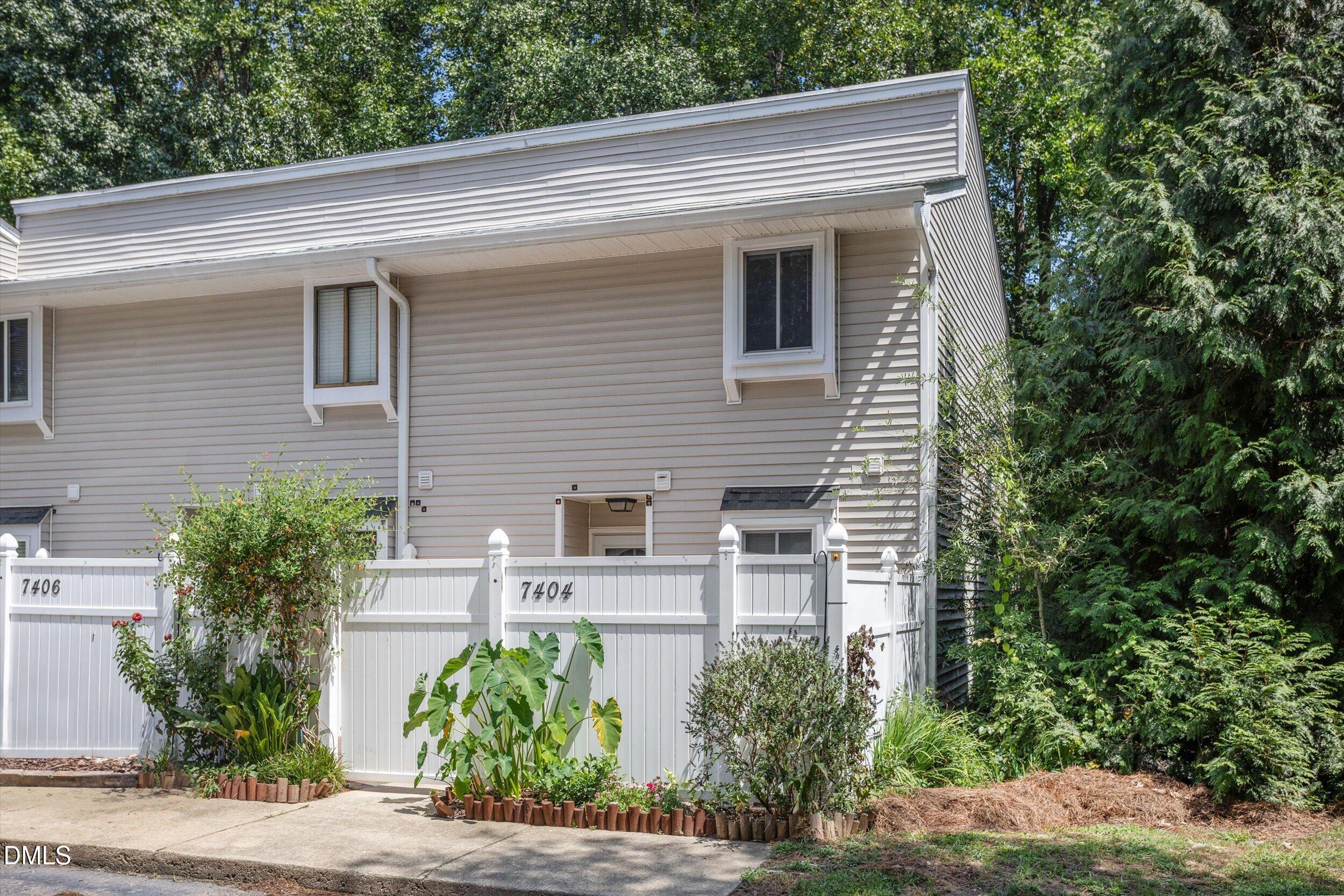 7404 Sandy Creek Drive Property Photo 1