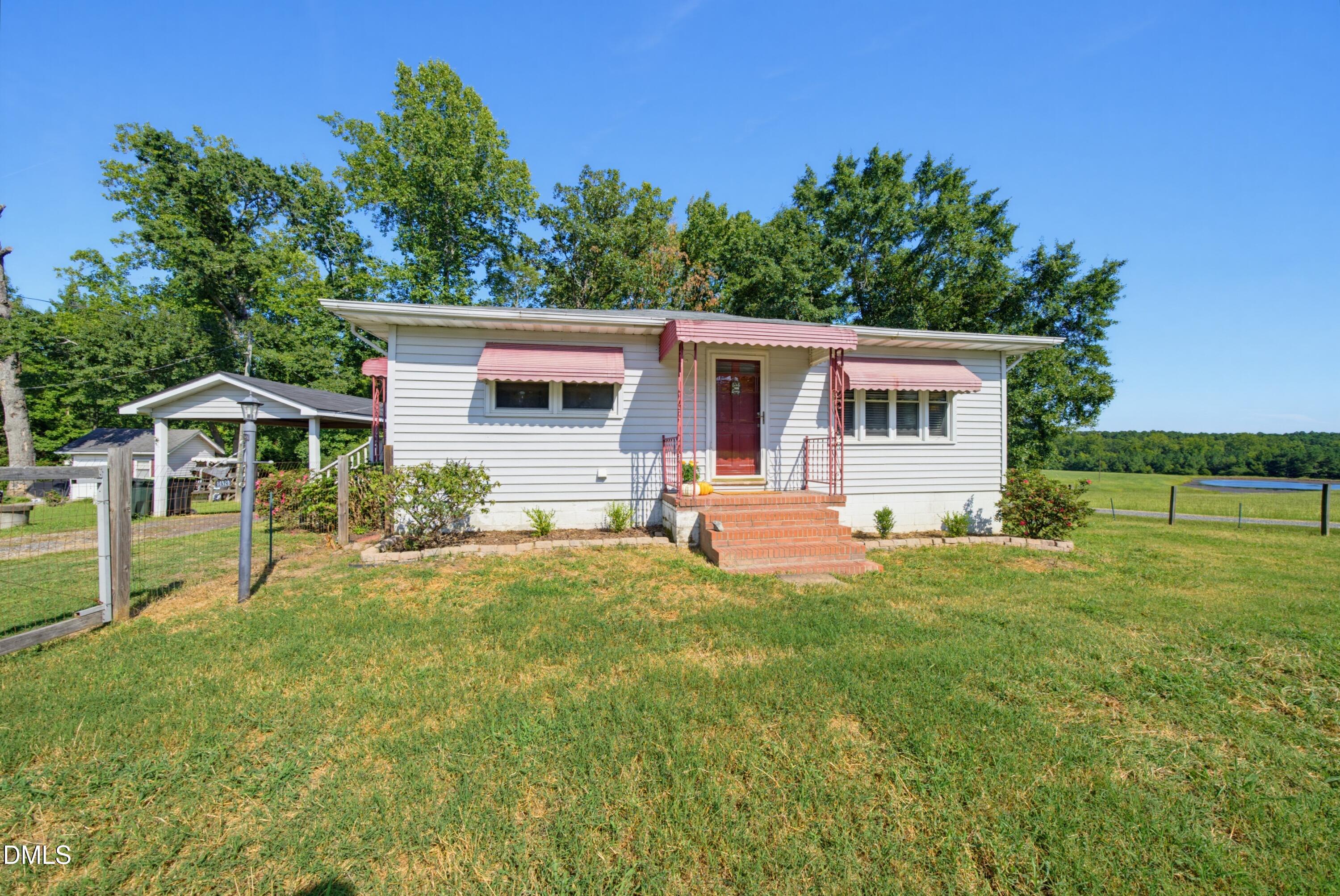 14928 Creedmoor Road N Property Photo 2