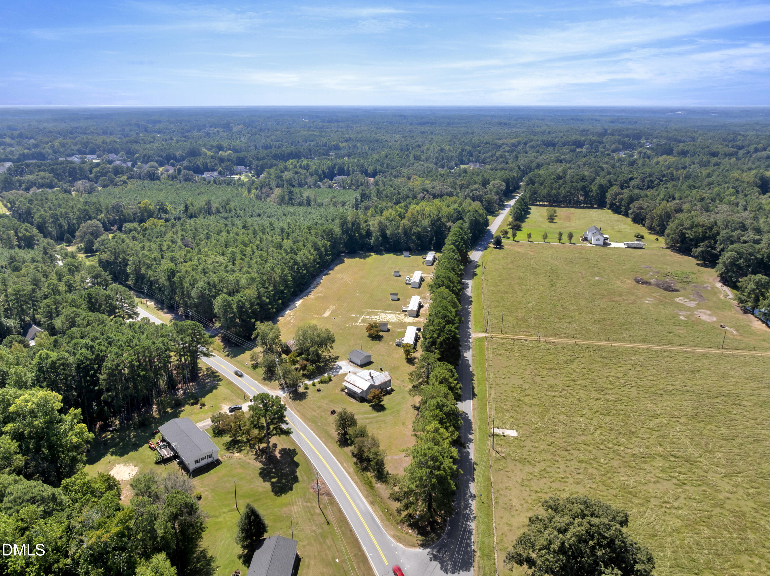 2172 Amelia Church Road Property Photo 3