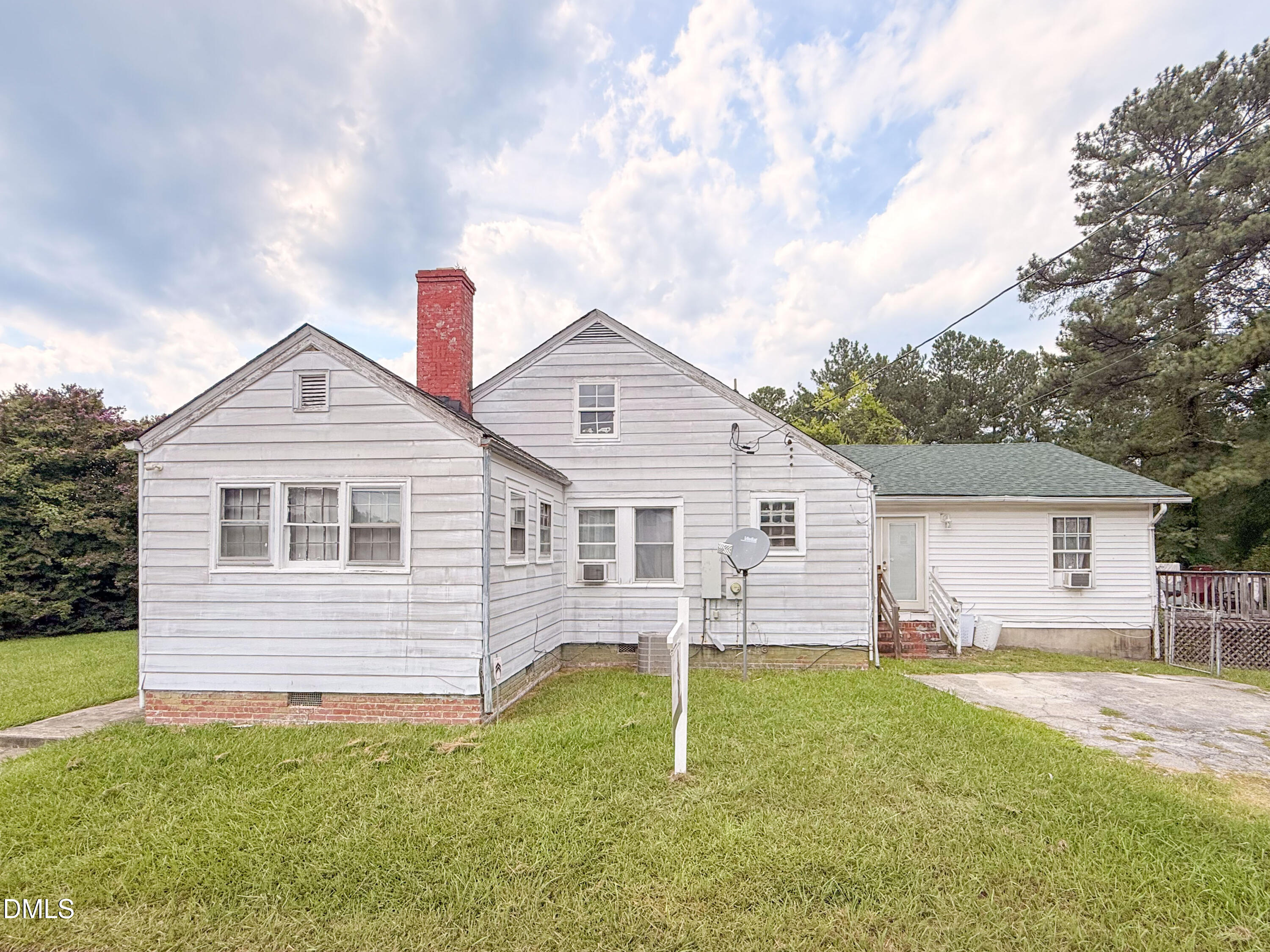 1839 S Alston Avenue Property Photo 1