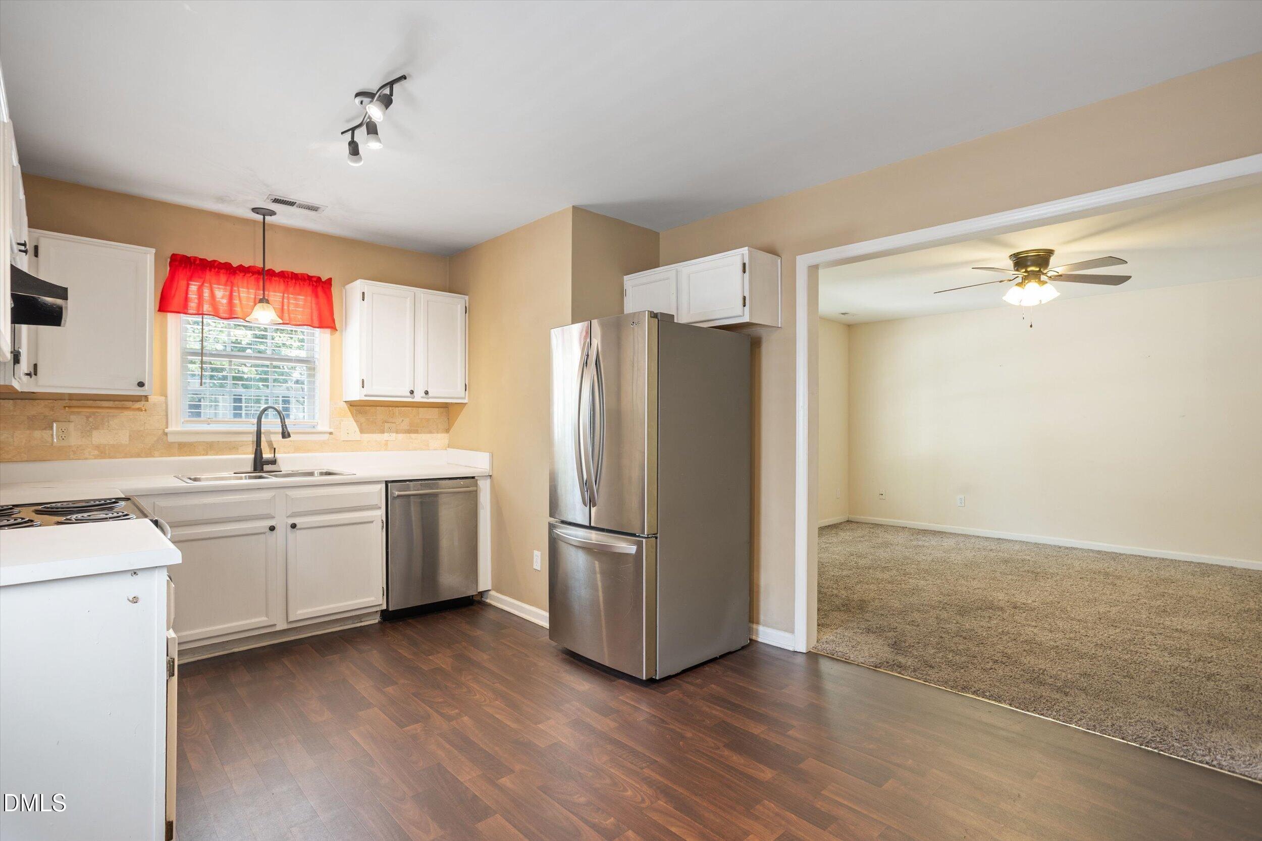 214 Highgate Circle Property Photo 8