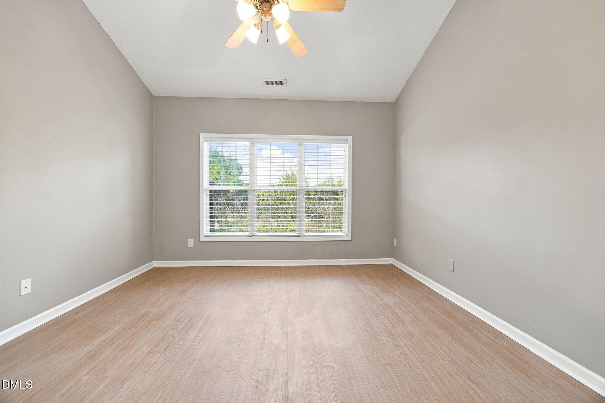 8111 Willowglen Drive Property Photo 10