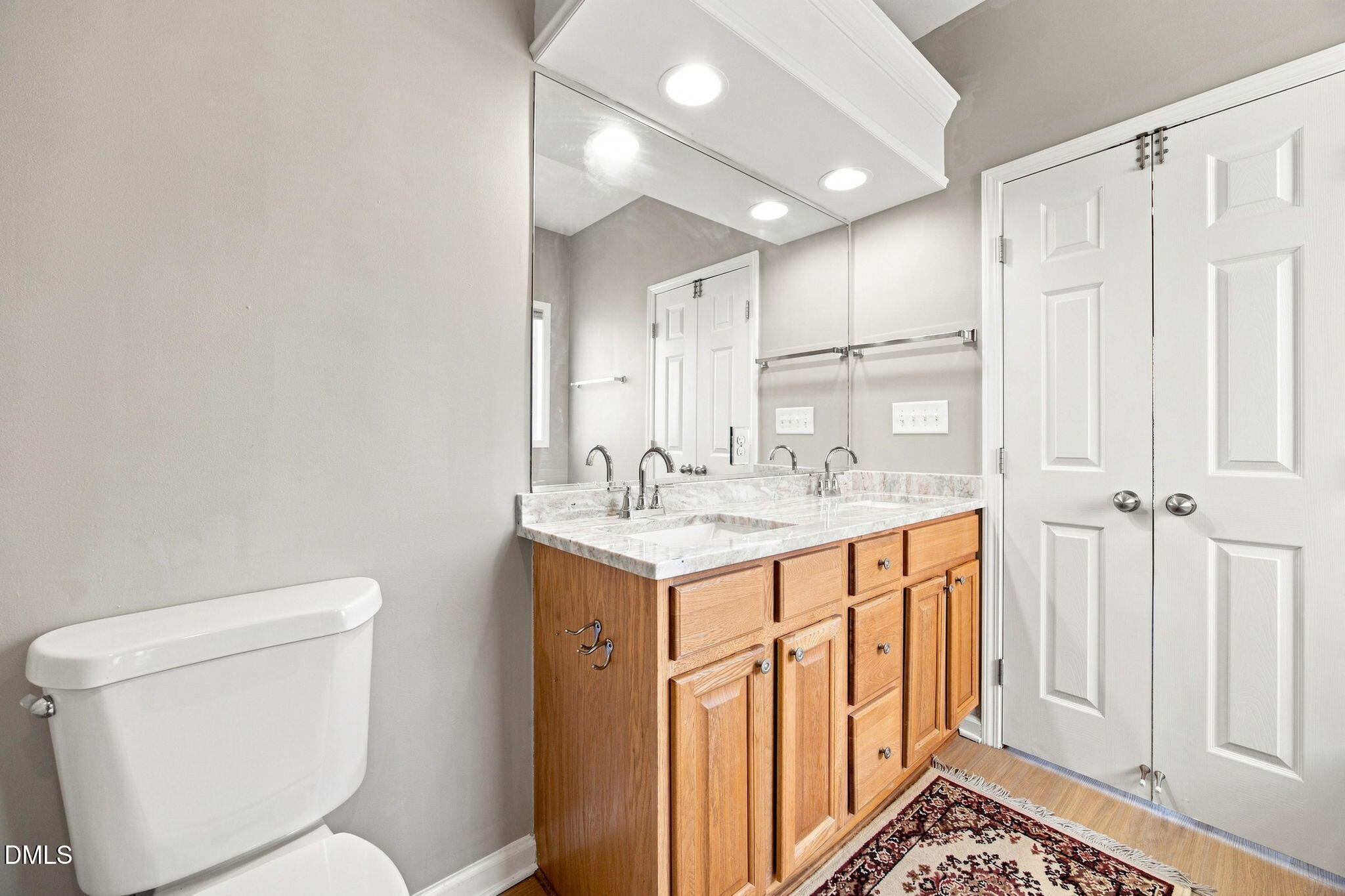 8111 Willowglen Drive Property Photo 11