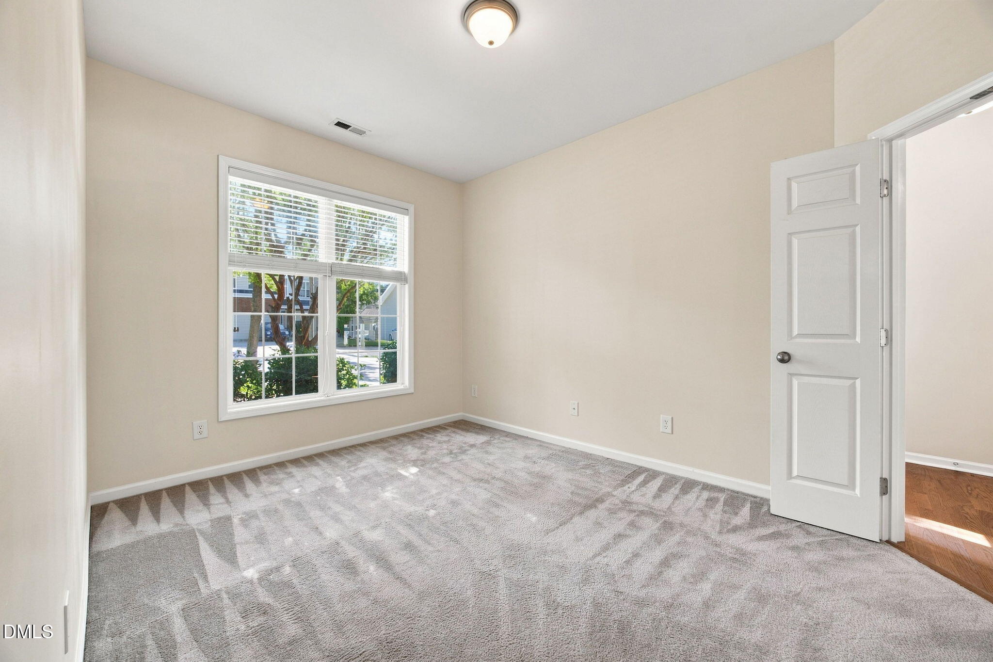 8111 Willowglen Drive Property Photo 14