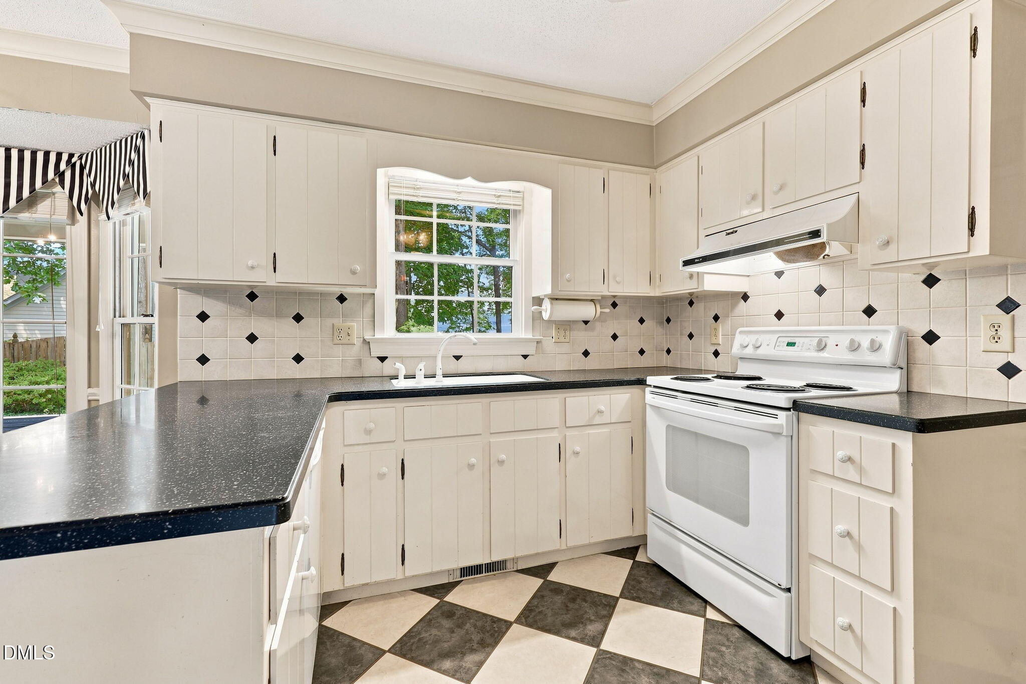 4605 Old Village Road Property Photo 16