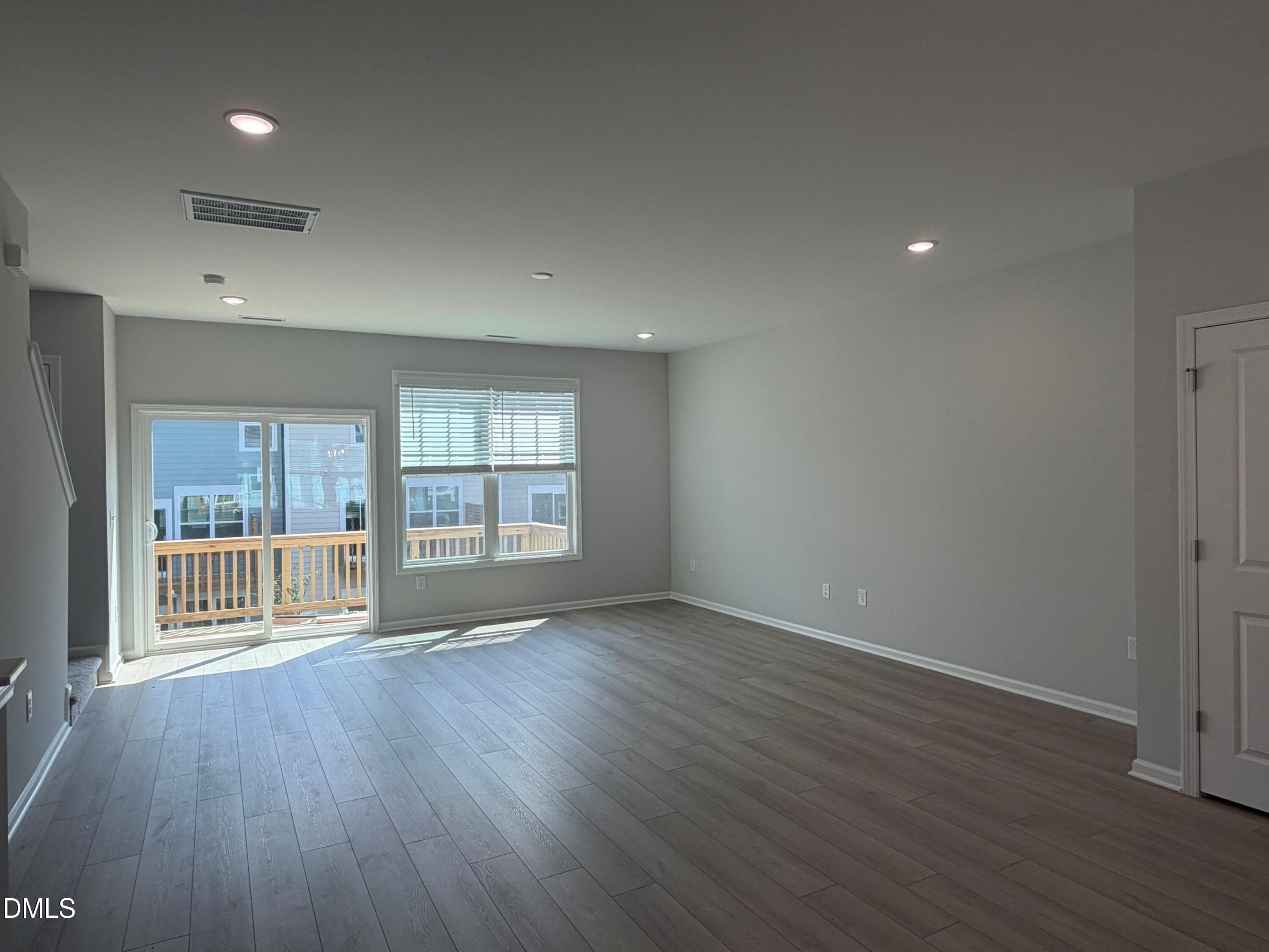 9041 Hazy Jade Way Property Photo 6