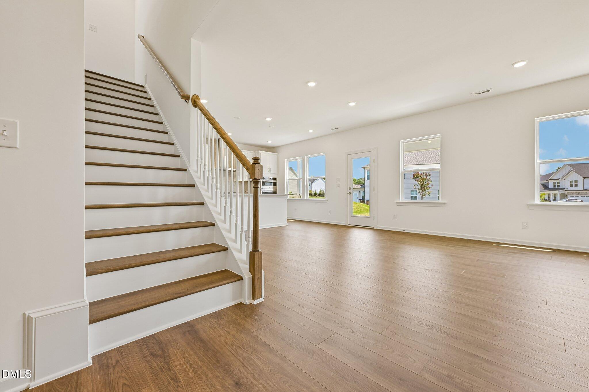 685 Sun Mdw Drive Property Photo 6