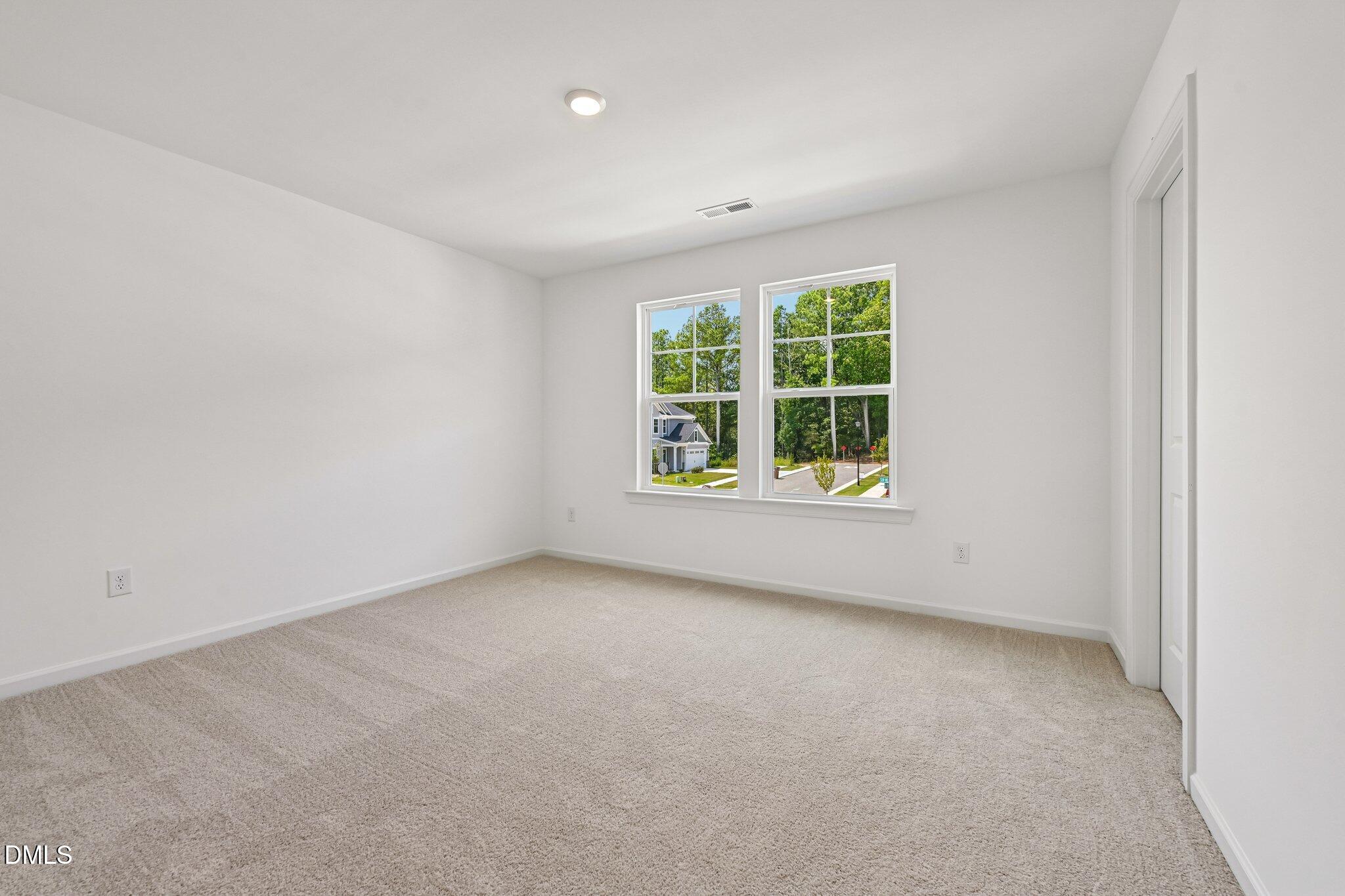 685 Sun Mdw Drive Property Photo 23