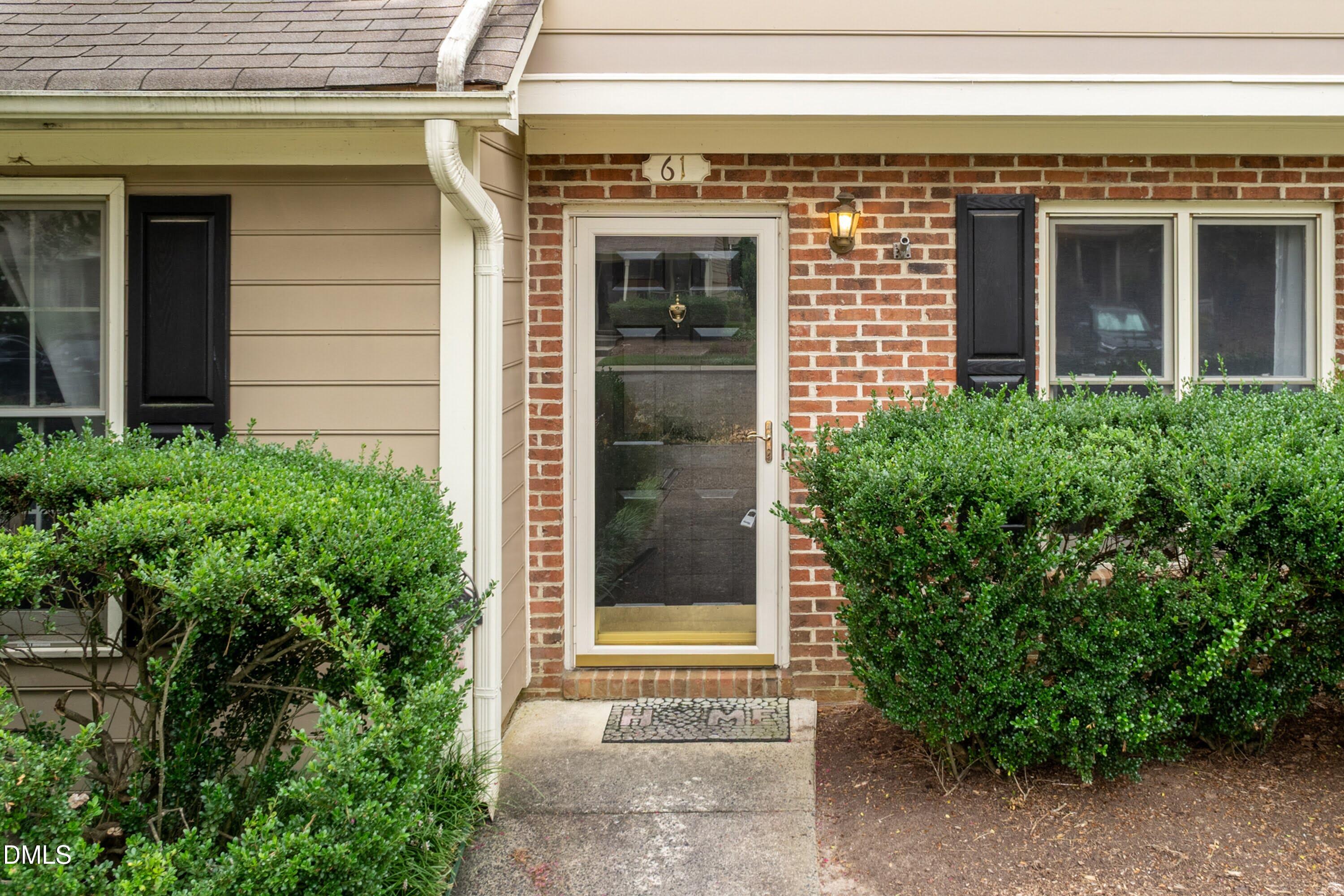 61 Crystal Oaks Court Property Photo 3