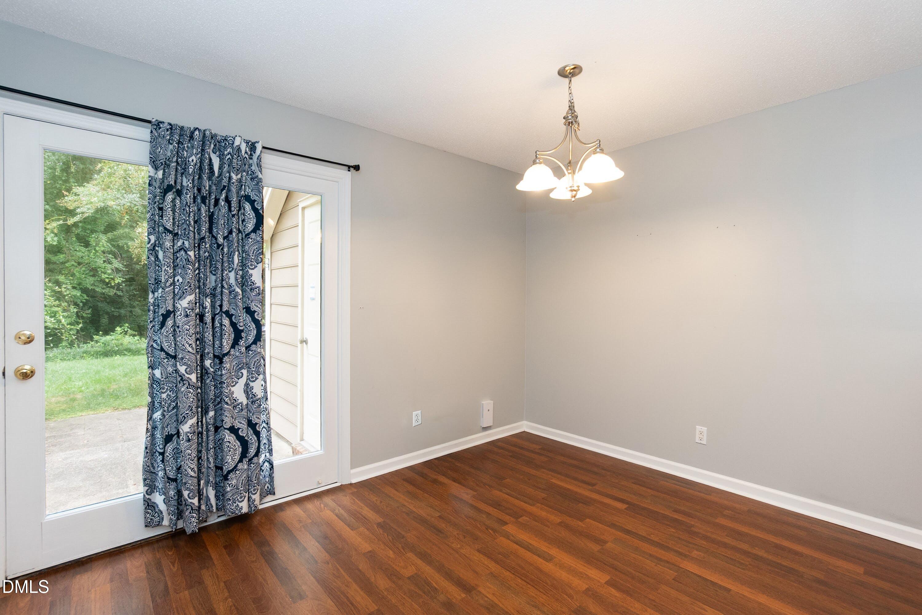 61 Crystal Oaks Court Property Photo 8