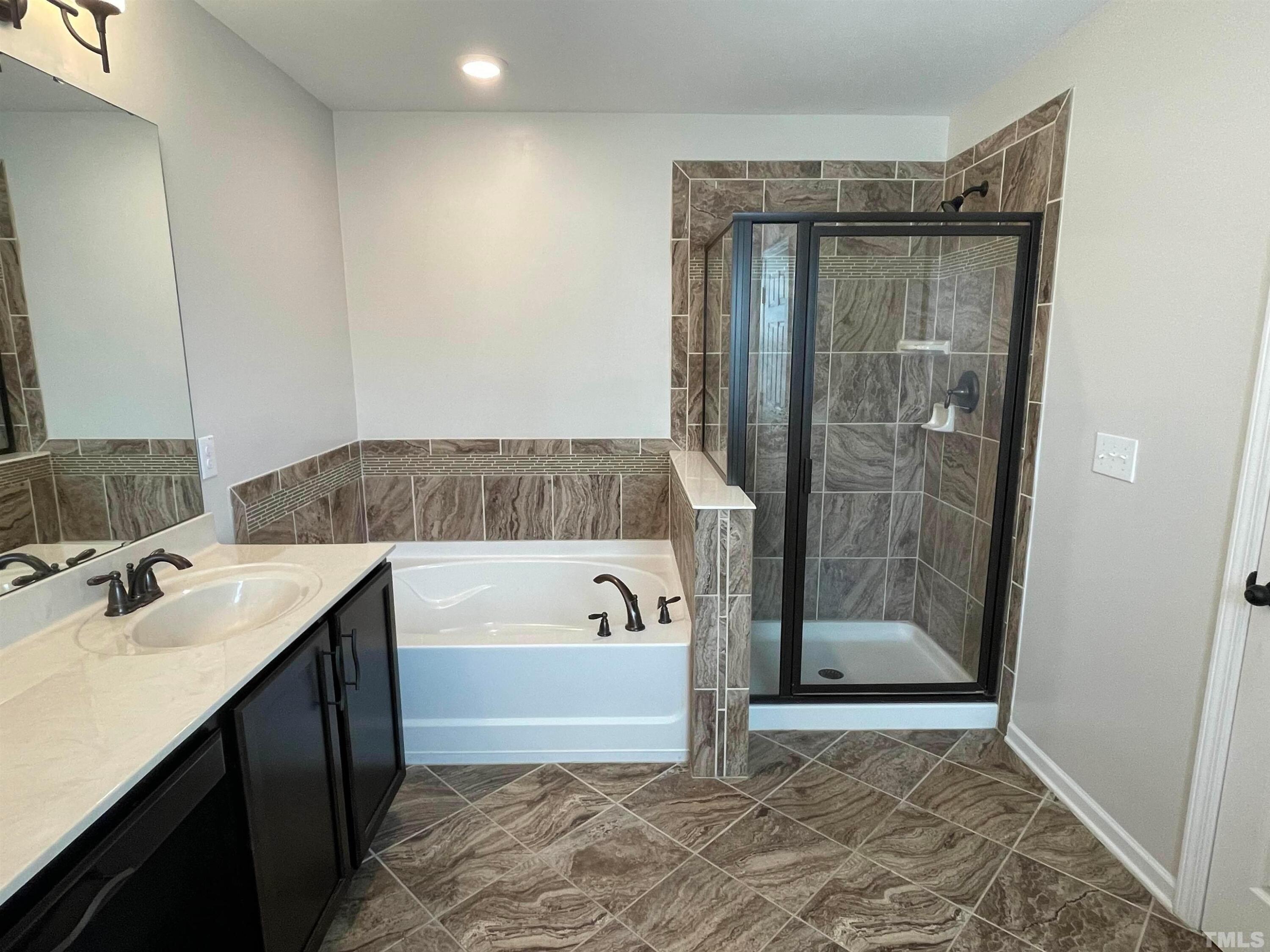 1454 Glenwater Drive Property Photo 23