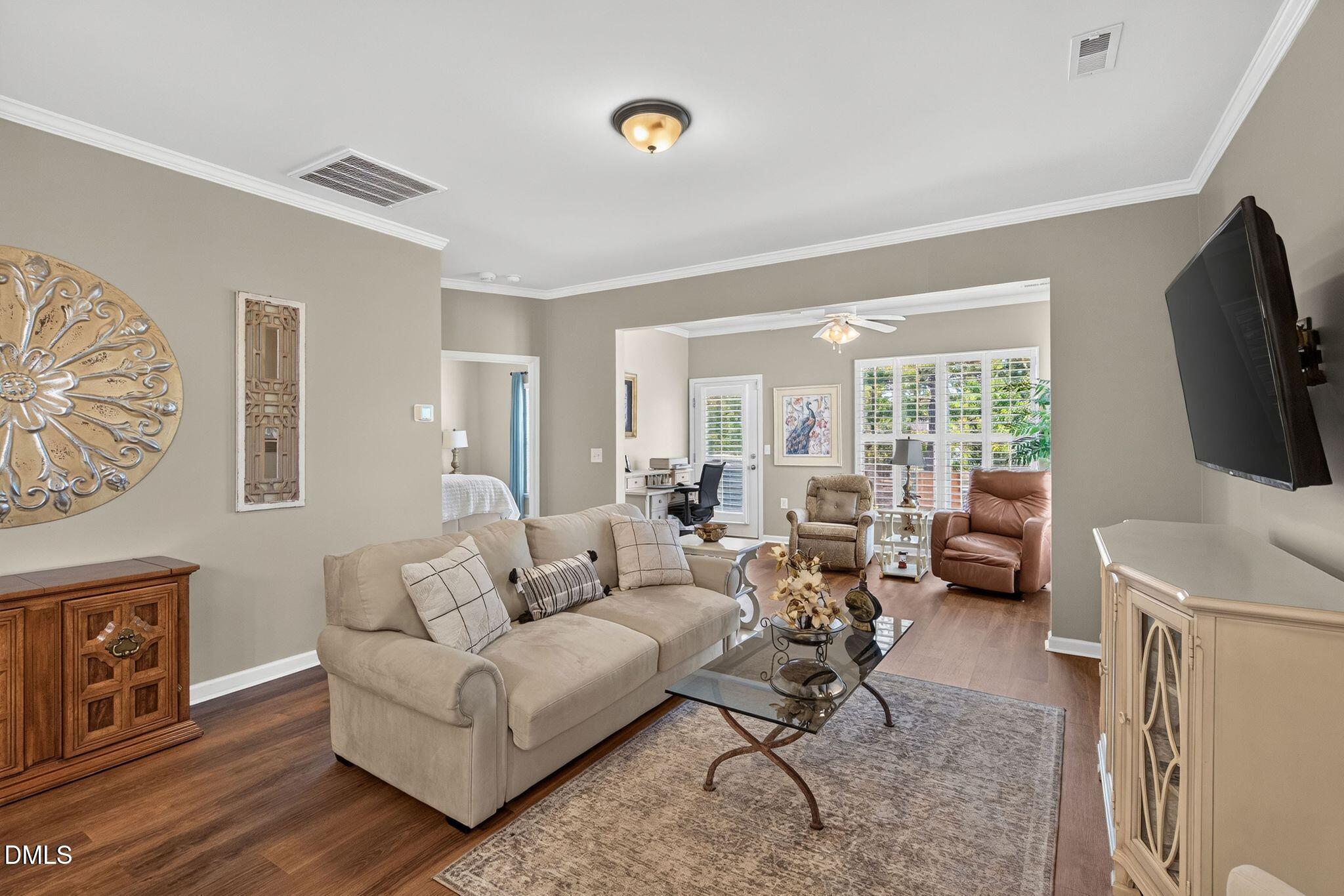 209 Rosedale Creek Drive Property Photo 10