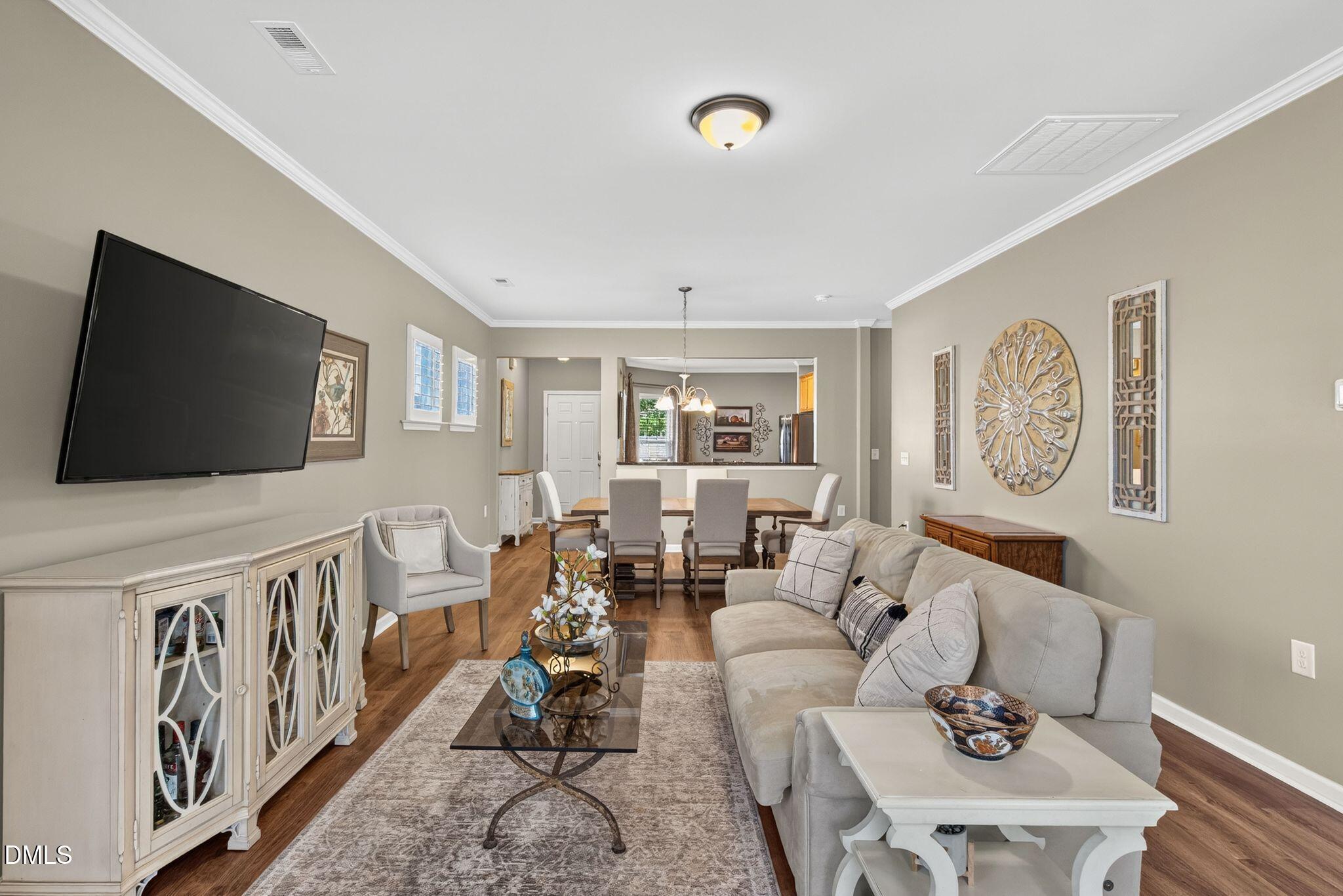 209 Rosedale Creek Drive Property Photo 12