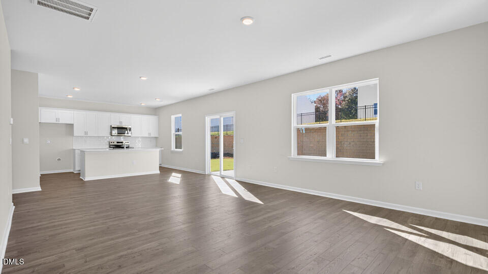 238 Saddle Mare Street Property Photo 8