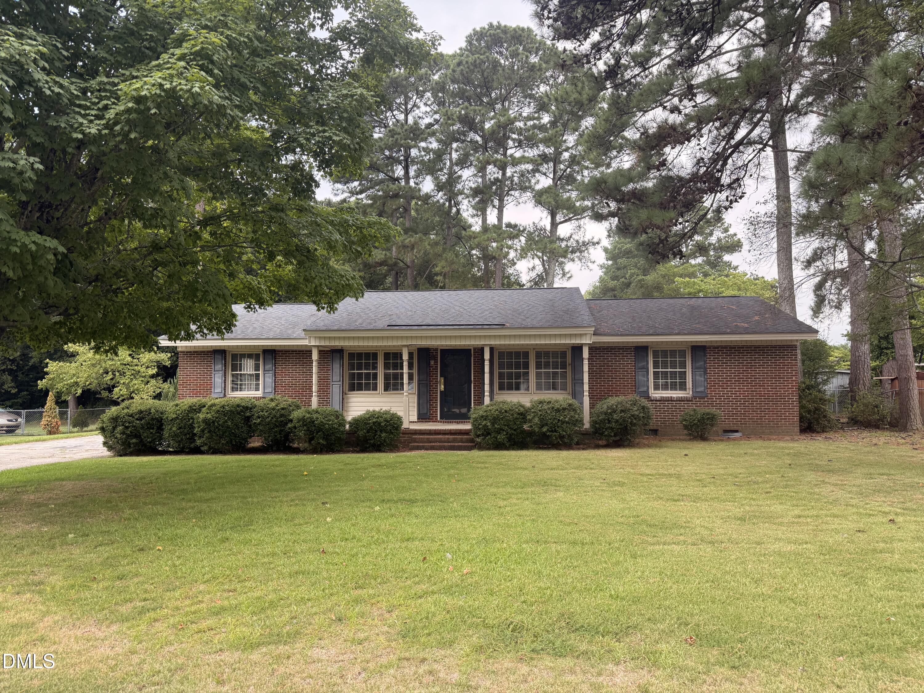803 W Morris Circle Property Photo 1