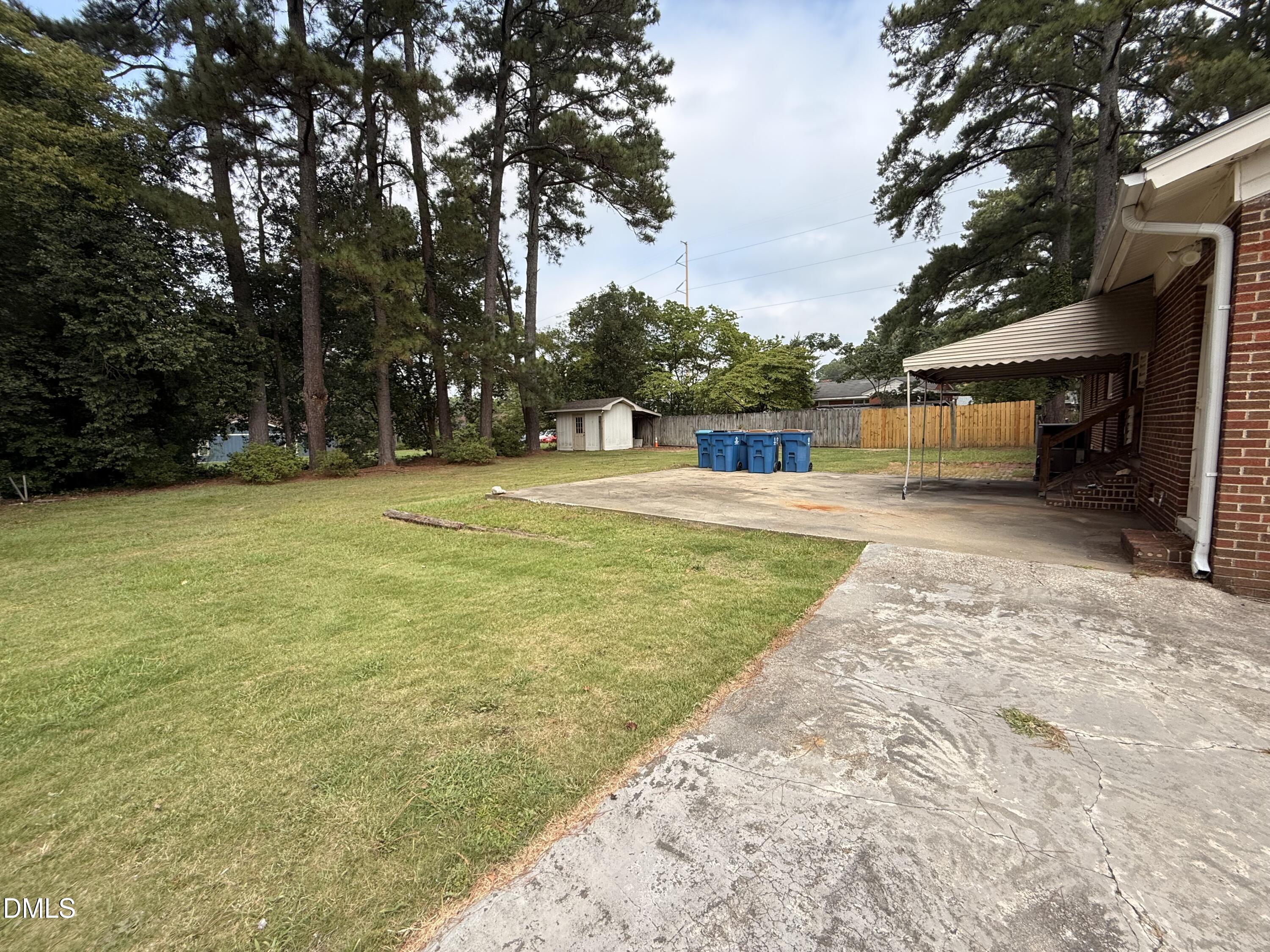 803 W Morris Circle Property Photo 3