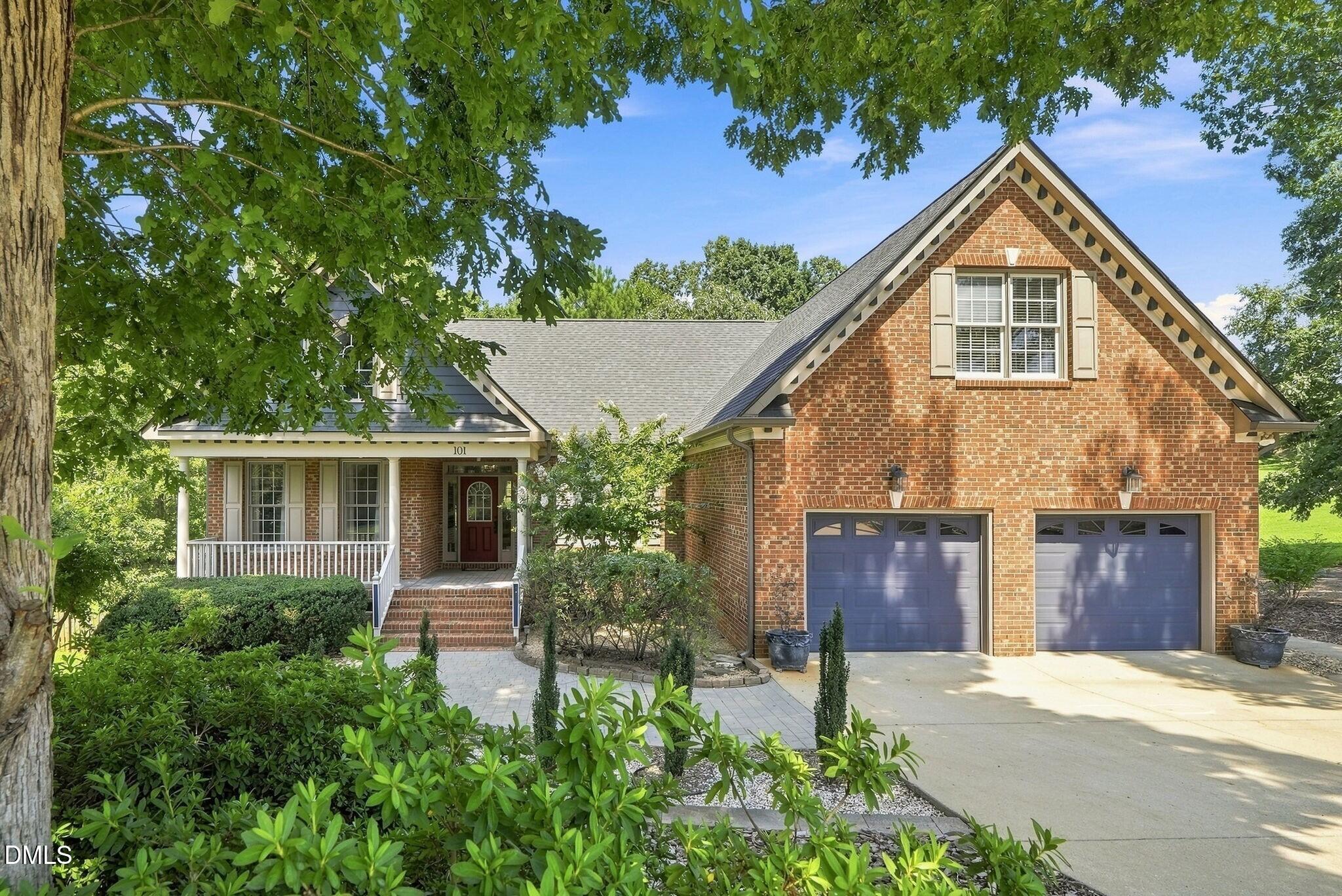 101 Charleston Drive Property Photo 1