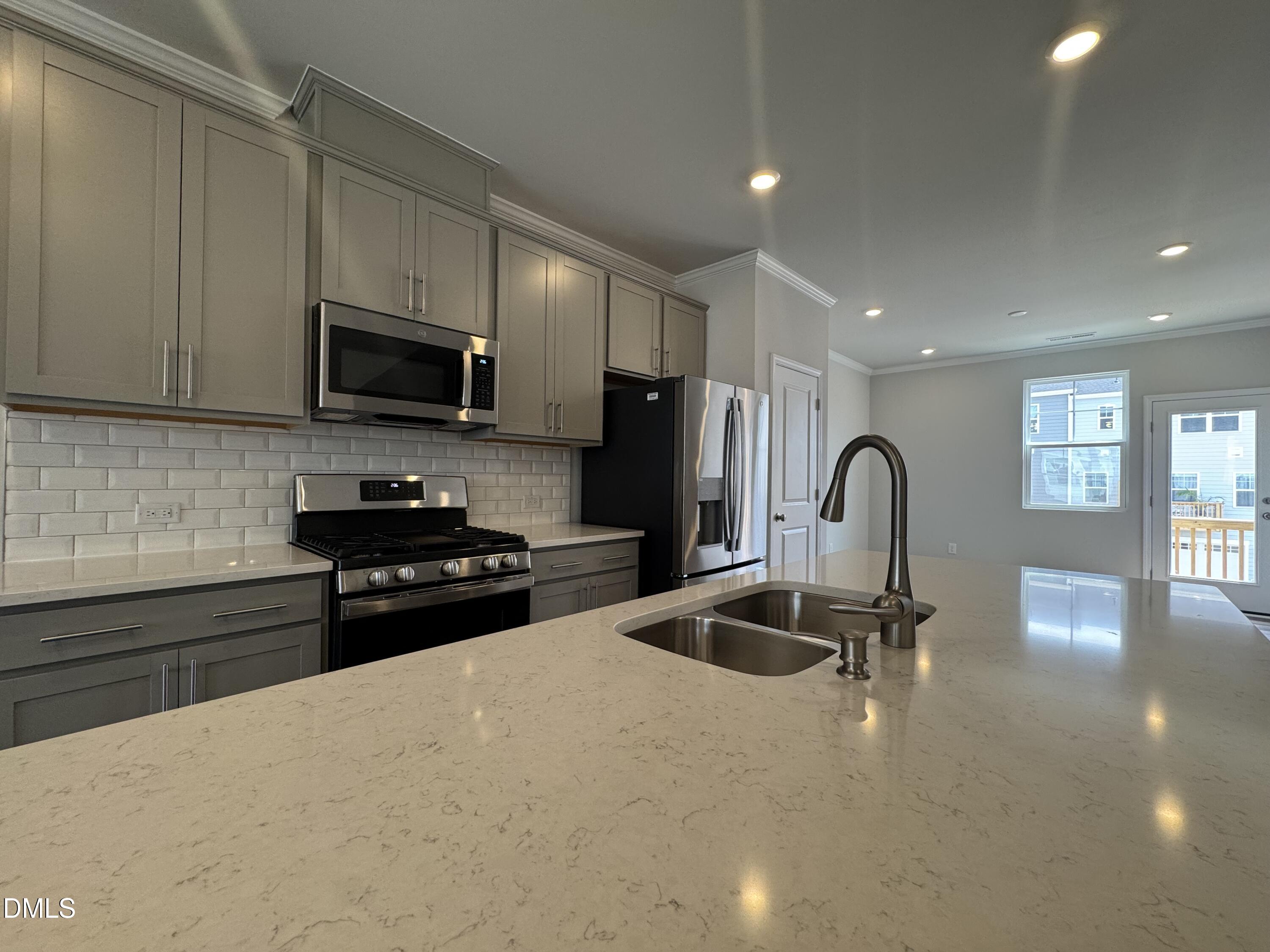 407 Deercroft Drive Property Photo 11