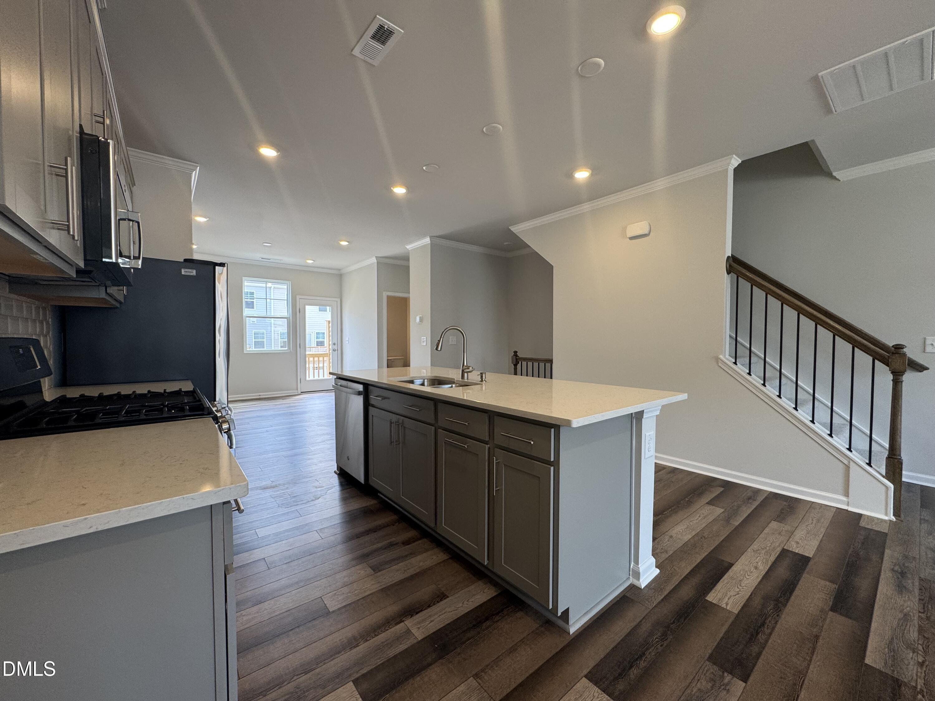407 Deercroft Drive Property Photo 13