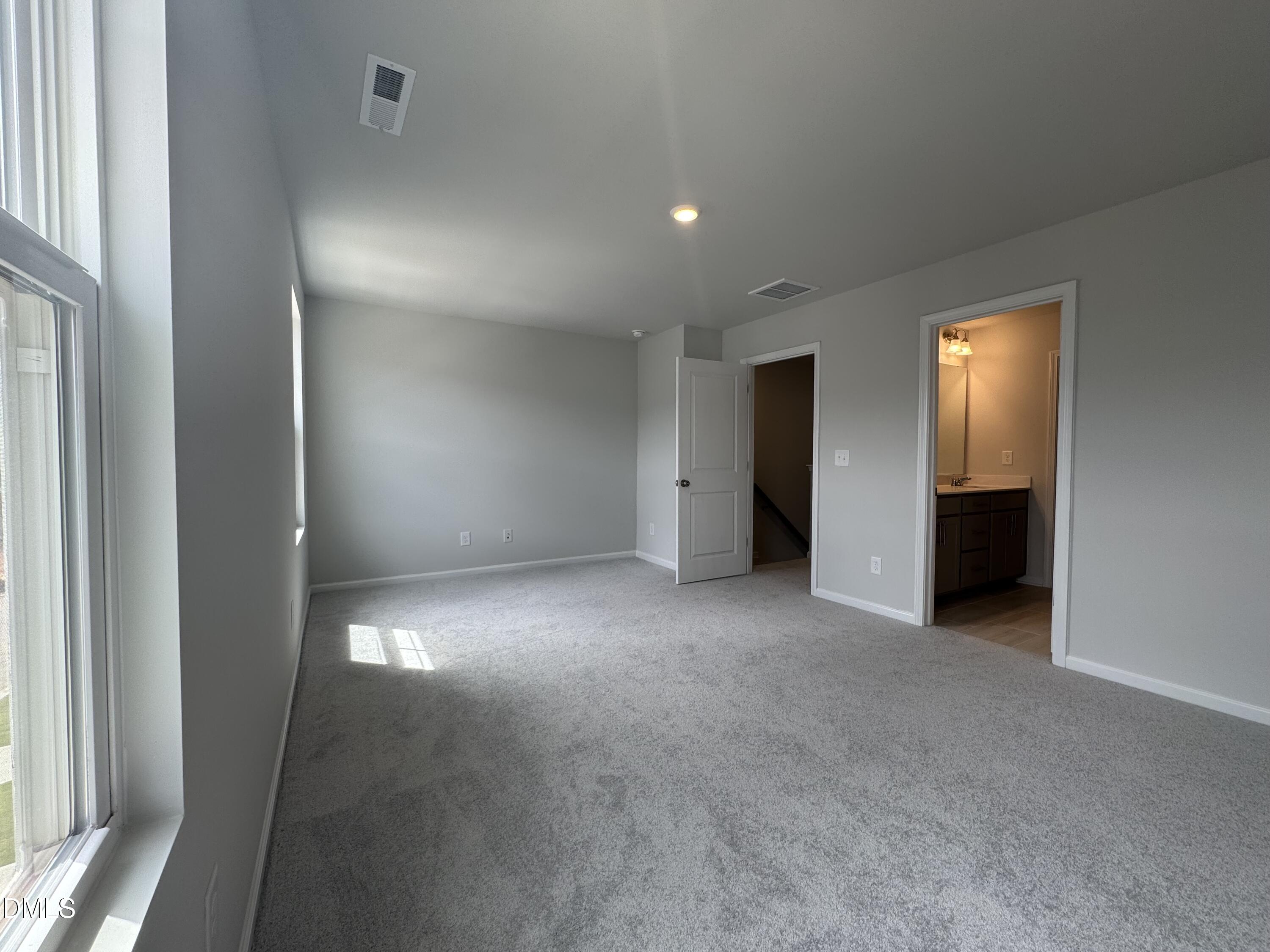 407 Deercroft Drive Property Photo 15