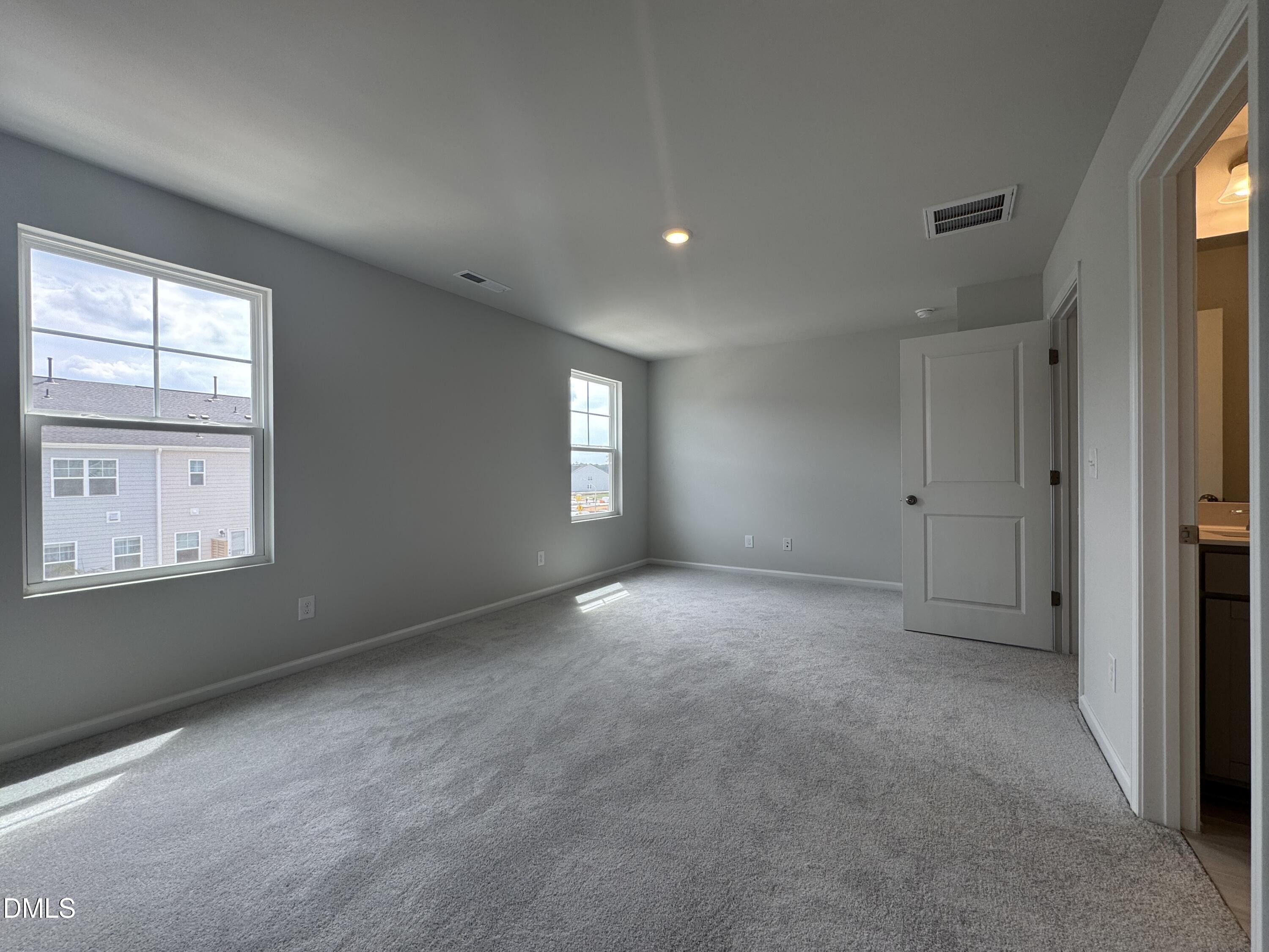 407 Deercroft Drive Property Photo 16