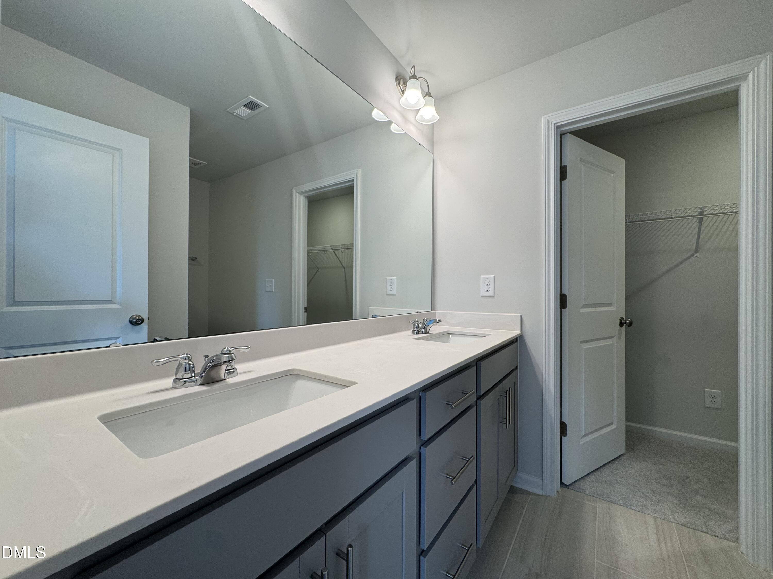 407 Deercroft Drive Property Photo 17